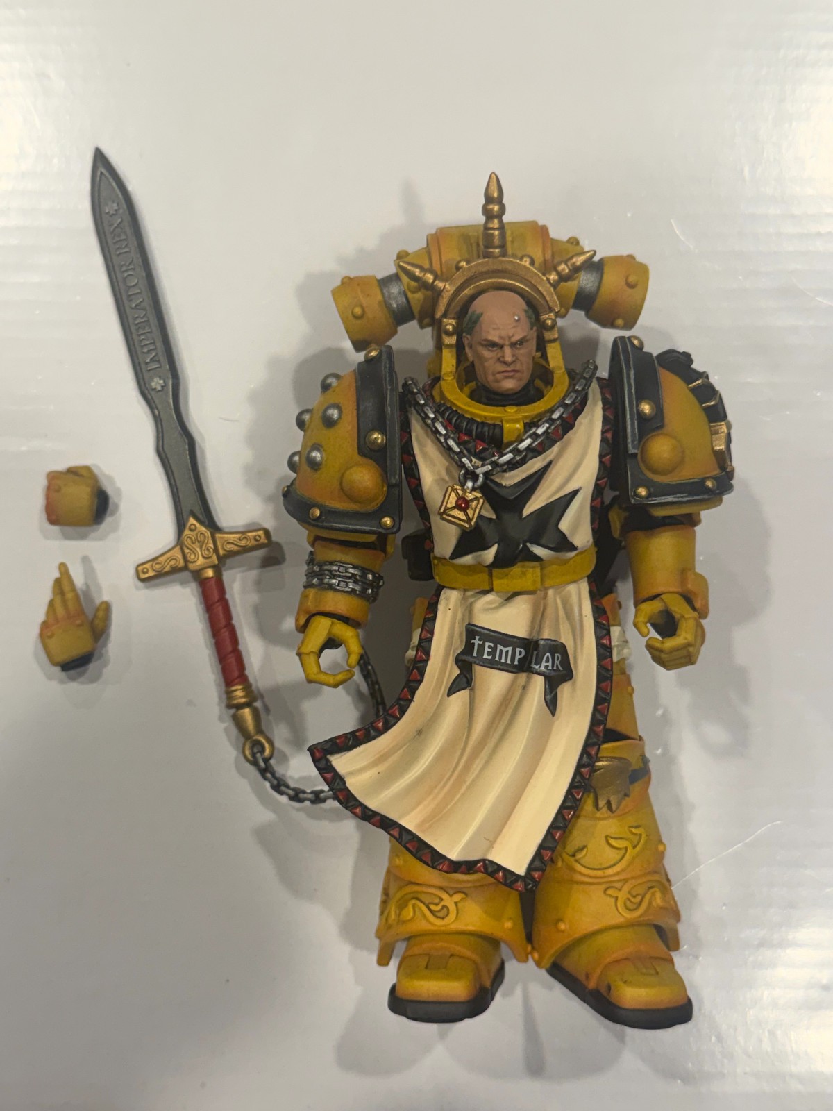 JOYTOY Warhammer 40k Imperial Fists Sigismund 1/18 Action Figure