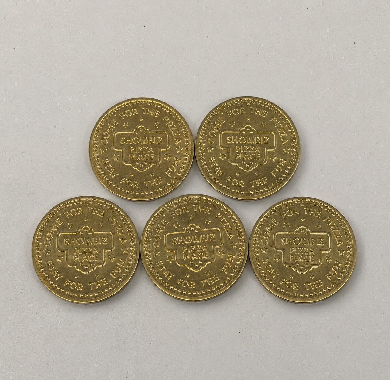 5 Showbiz Pizza Place Brass Coin Play Token - 1980's Rare Vintage Collectible