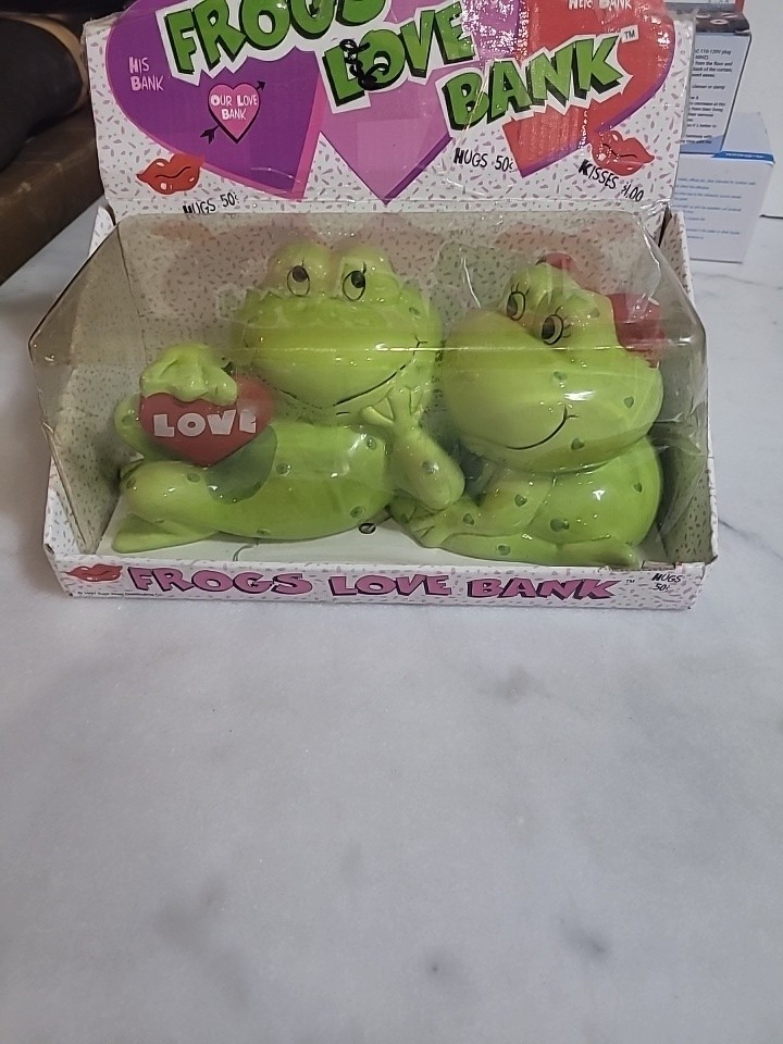 FROG BANK DOUBLE BANK 10 IN LONG 5 IN HIGH (1997)