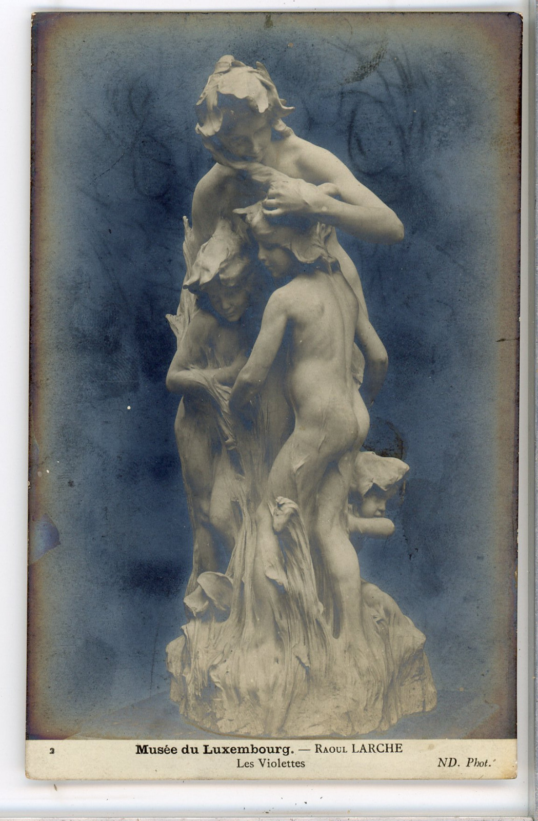 RPPC, Musee du Luxembourg, Statue,-- Postcard G680