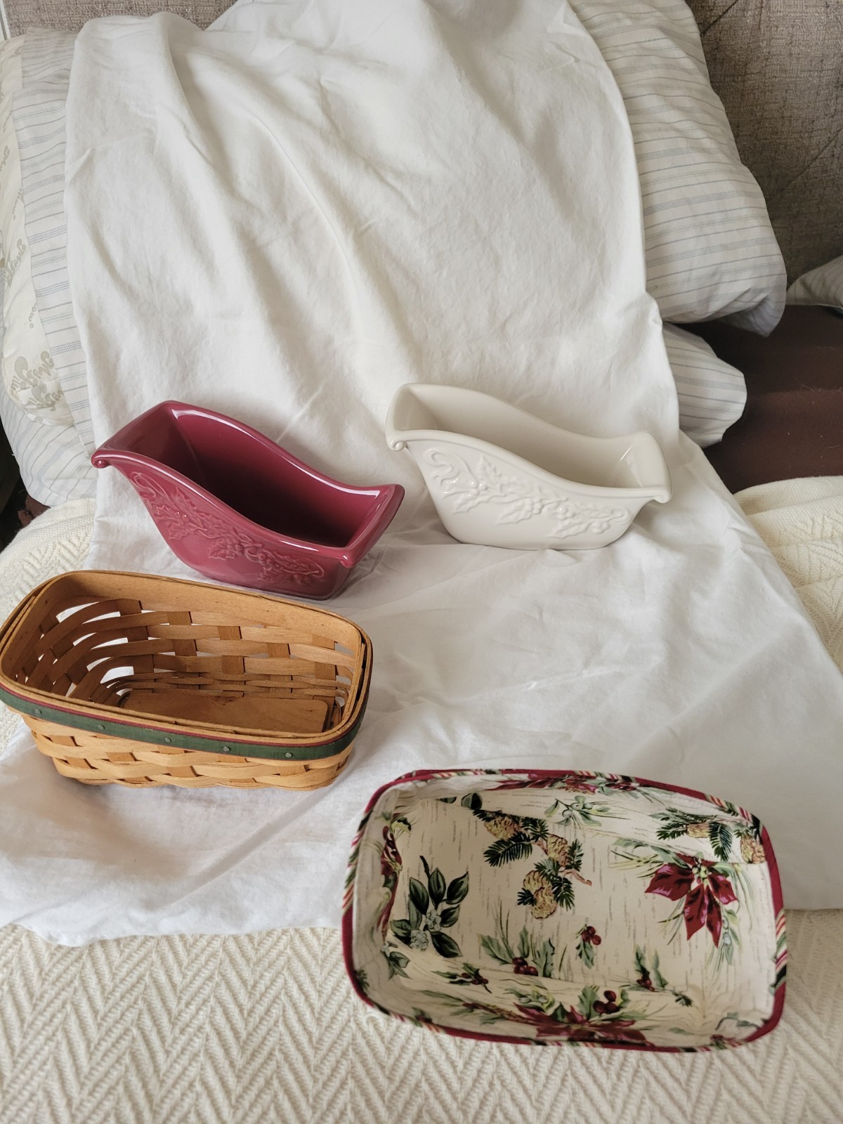 4 Piece Longaberger Christmas Sleigh Basket/Liner & Two Ceramic Sleighs