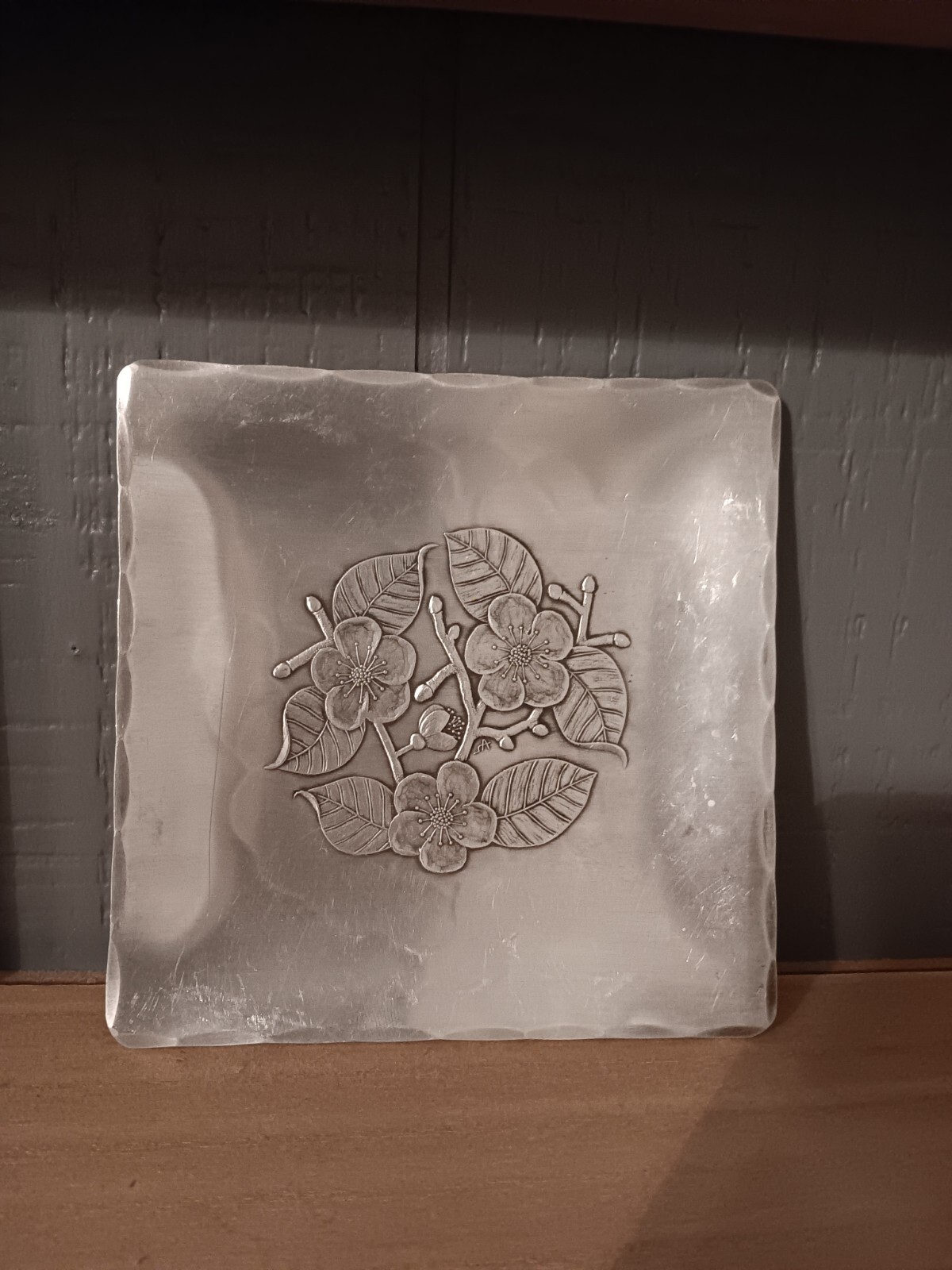 VTG WENDELL AUGUST FORGE ALUMINUM DOGWOOD TRINKET DISH PLATE USA