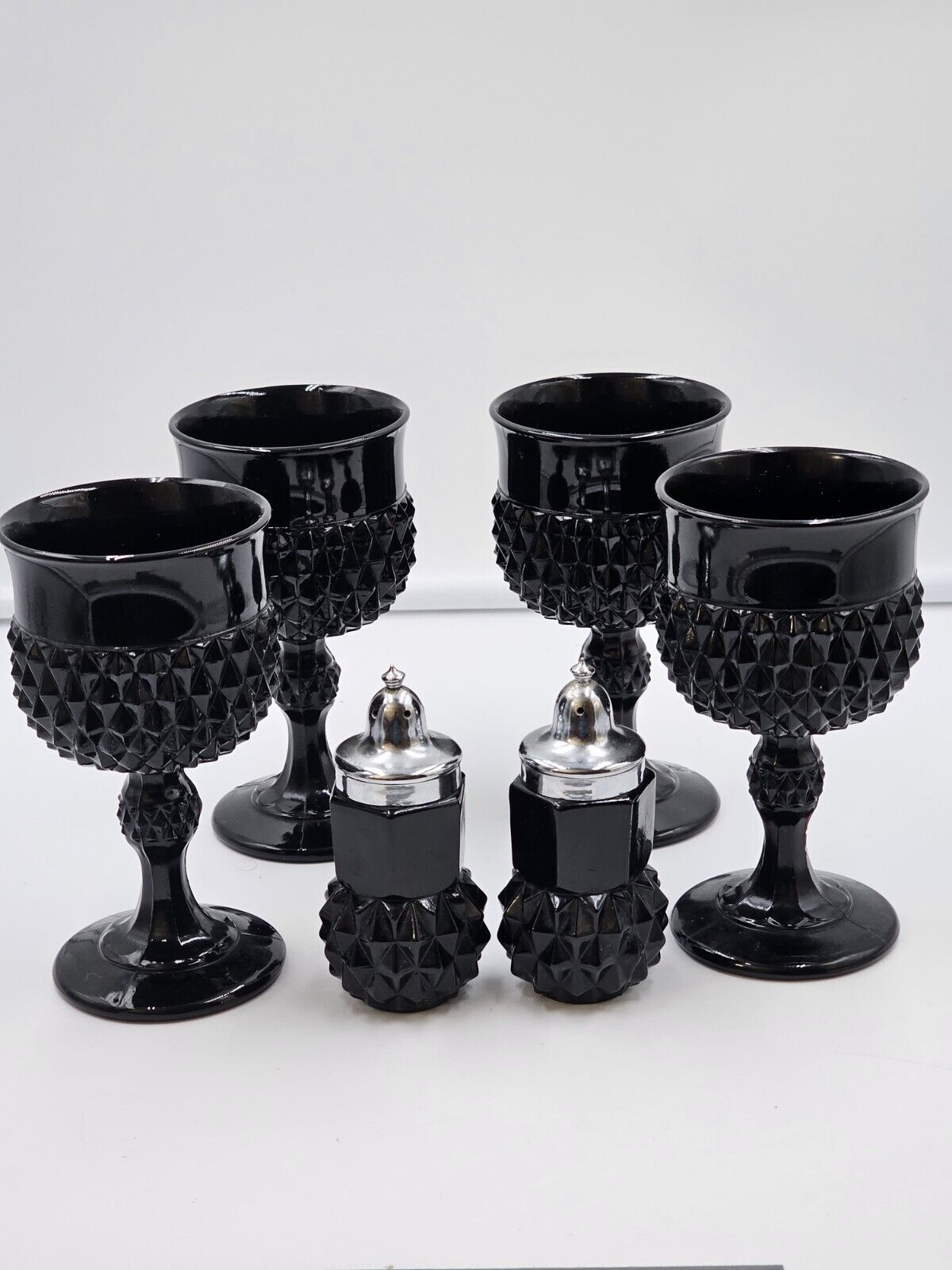 🍇4 Black Onyx Wine Goblets Tiara Indiana Glass Diamond Point Cut Glass 5.25”