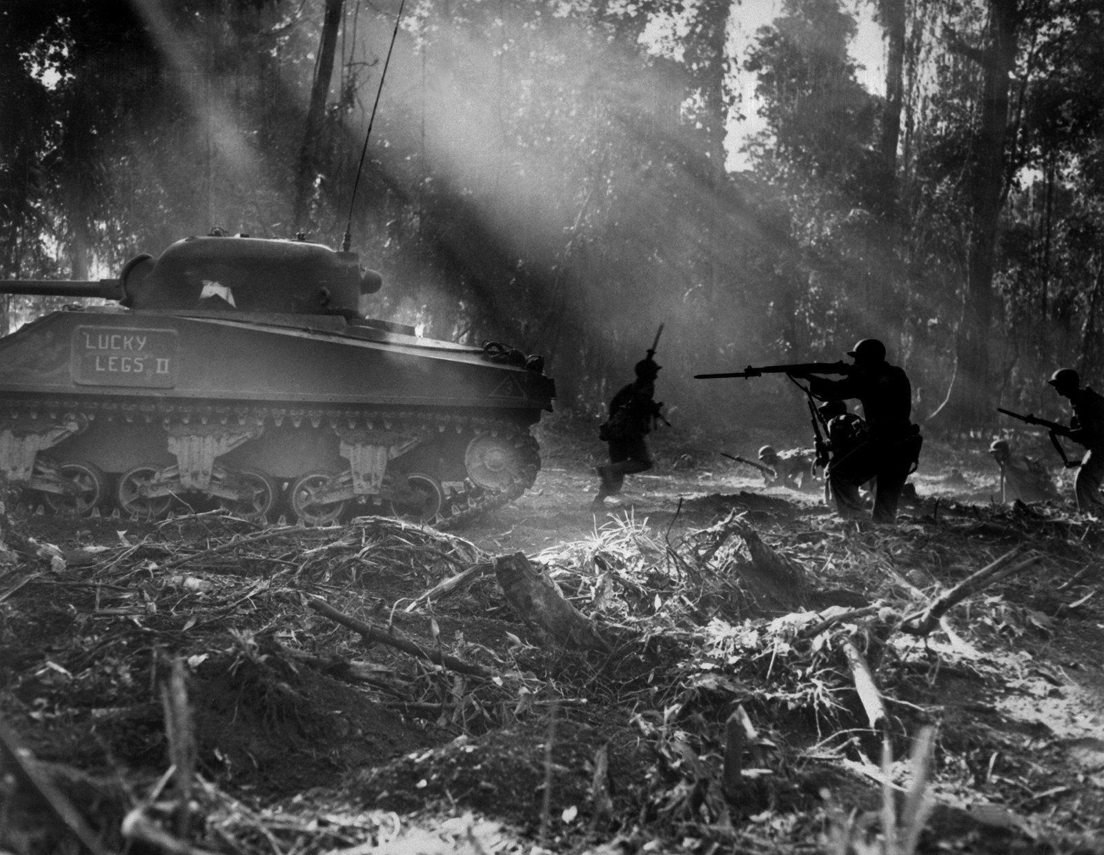 US Soldiers with M4 Sherman Tank 8