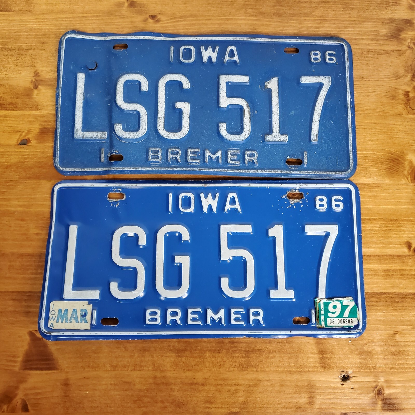 1986 Iowa License Plate Bremer County Pair Set LSG 517