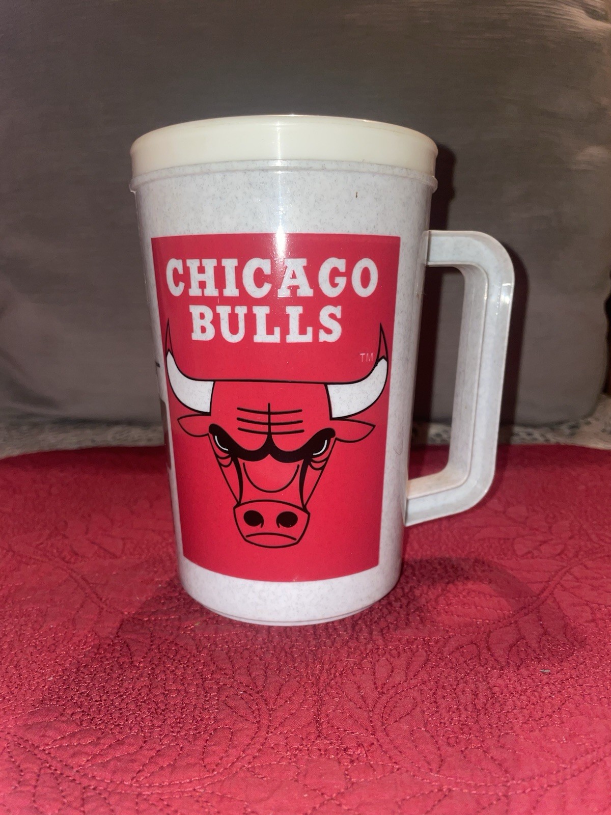 Vintage Chicago Bulls NBA 22 oz Betras Travel Mug Printed Logo Missing Lid 1996