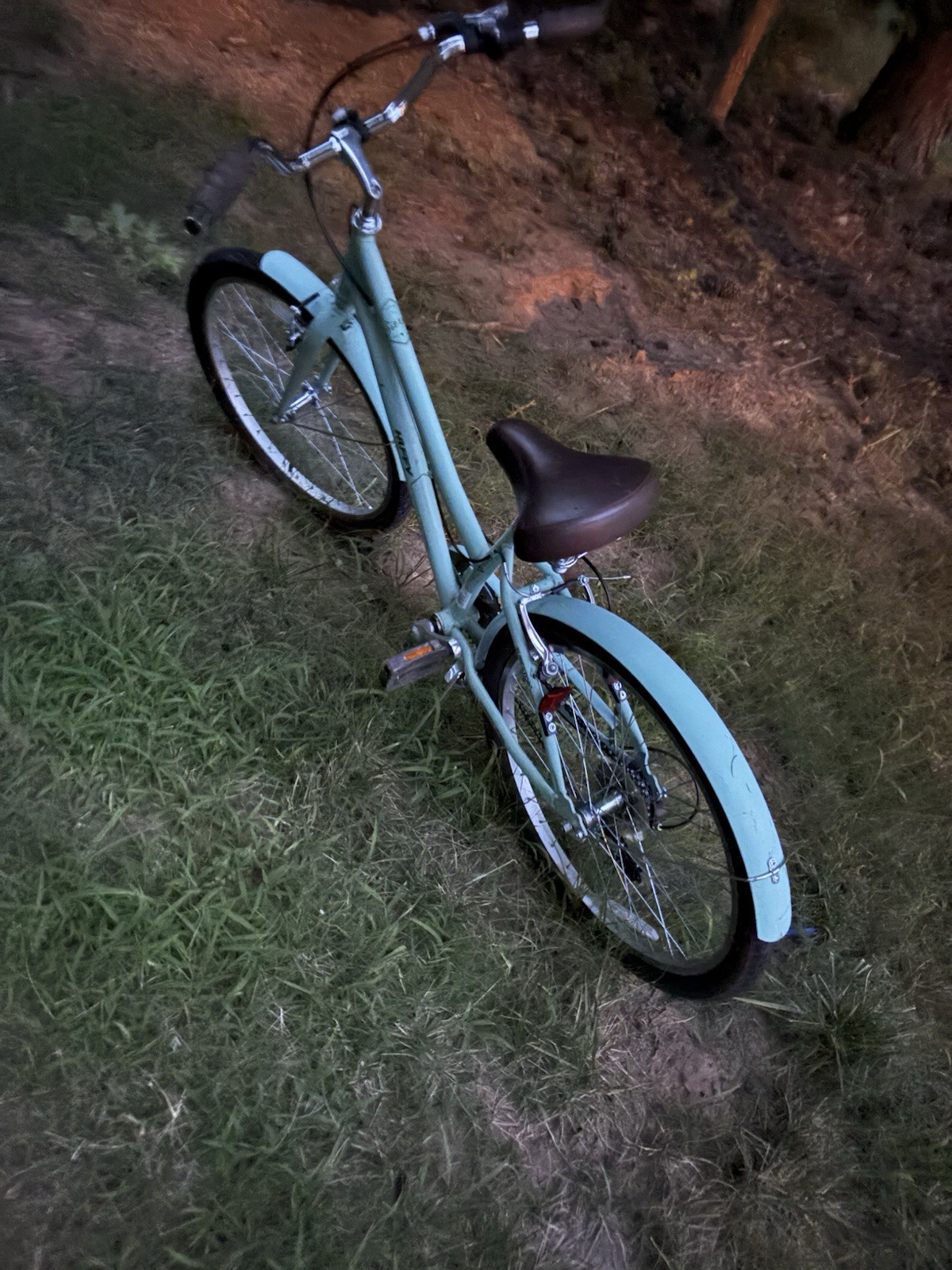 Cool Bike In Perfect Condition And Has Very Comfortable Seats And Looks New.