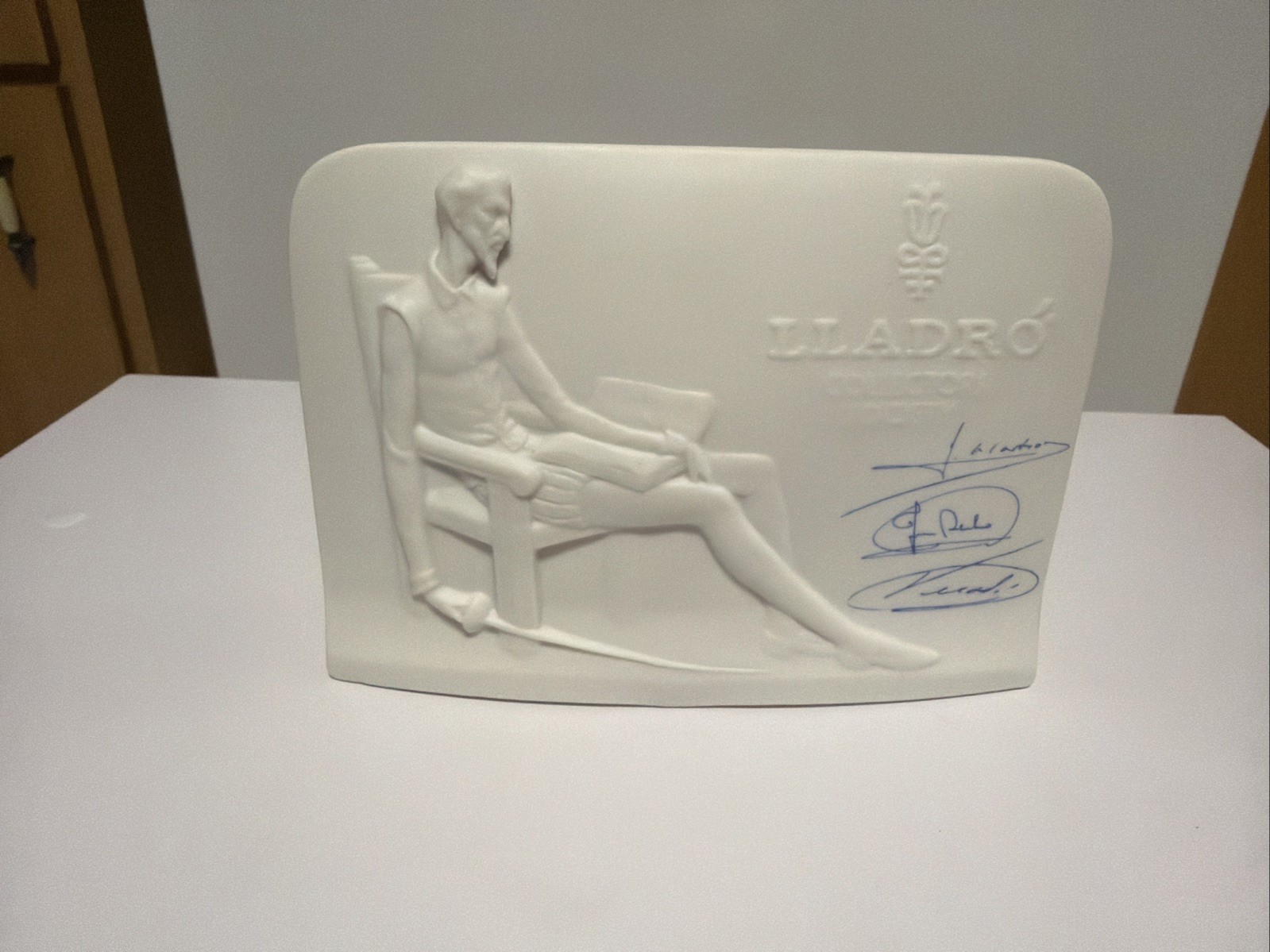 Llardo Collectors Society #1985 Signed Limited Edition Figurine