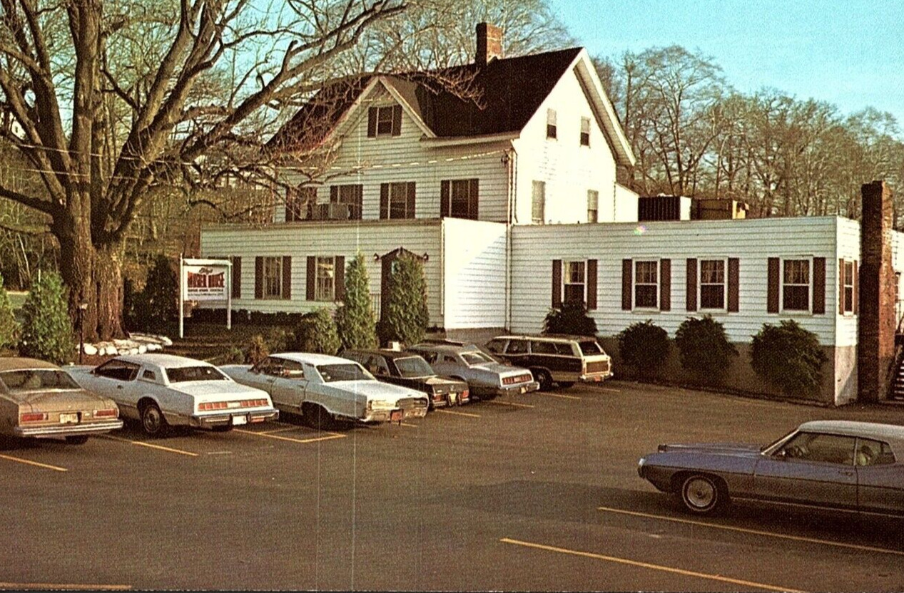 1970s SPARKILL NEW YORK TONY'S LOBSTER HOUSE OLD CARS RESTAURANT POSTCARD P833