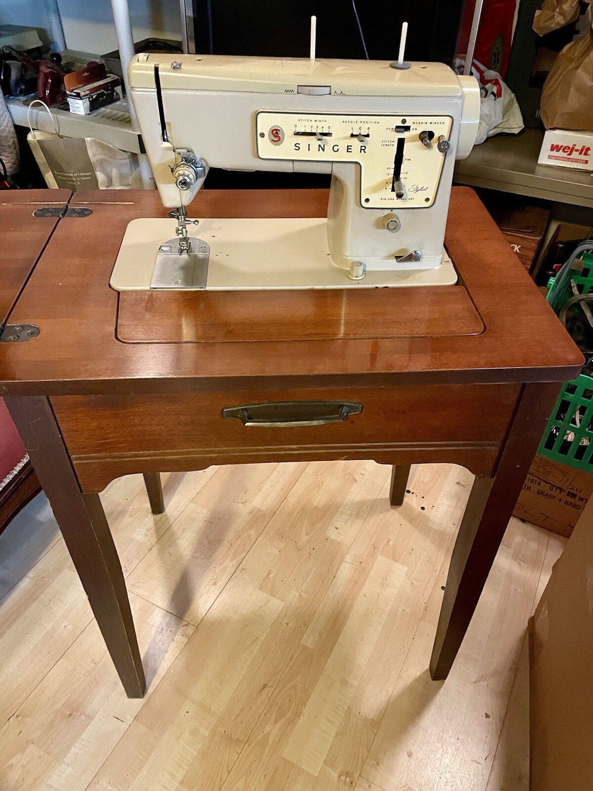 Vintage Singer Sewing Machine Stylist Zig-Zag Model 457 w/ Table MADE IN UK