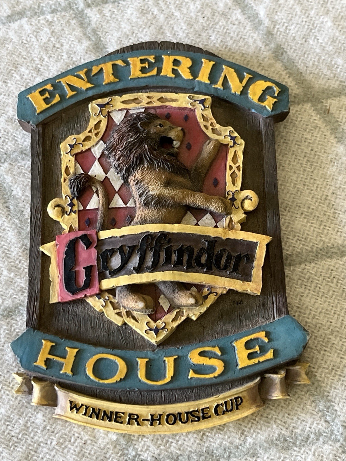 VTG Enesco Harry Potter Wall Plaque Entering Gryffindor House Winner House Cup VTG Enesco Harry Potter Wall Plaque Entering Gryffindor House Winner House Cup