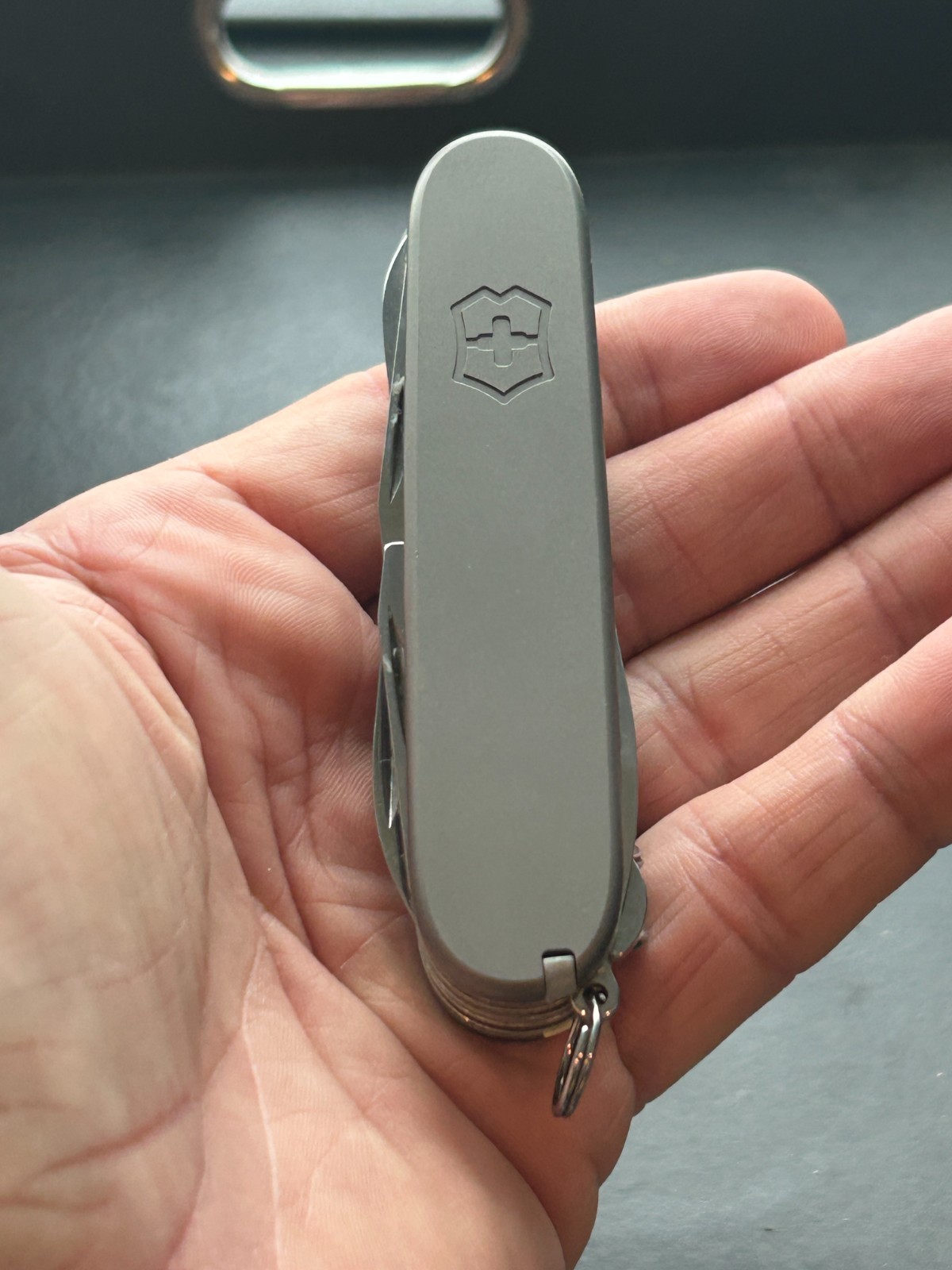 NEW VICTORINOX Huntsman with TITANIUM Scales Swiss Army Knife GREAT