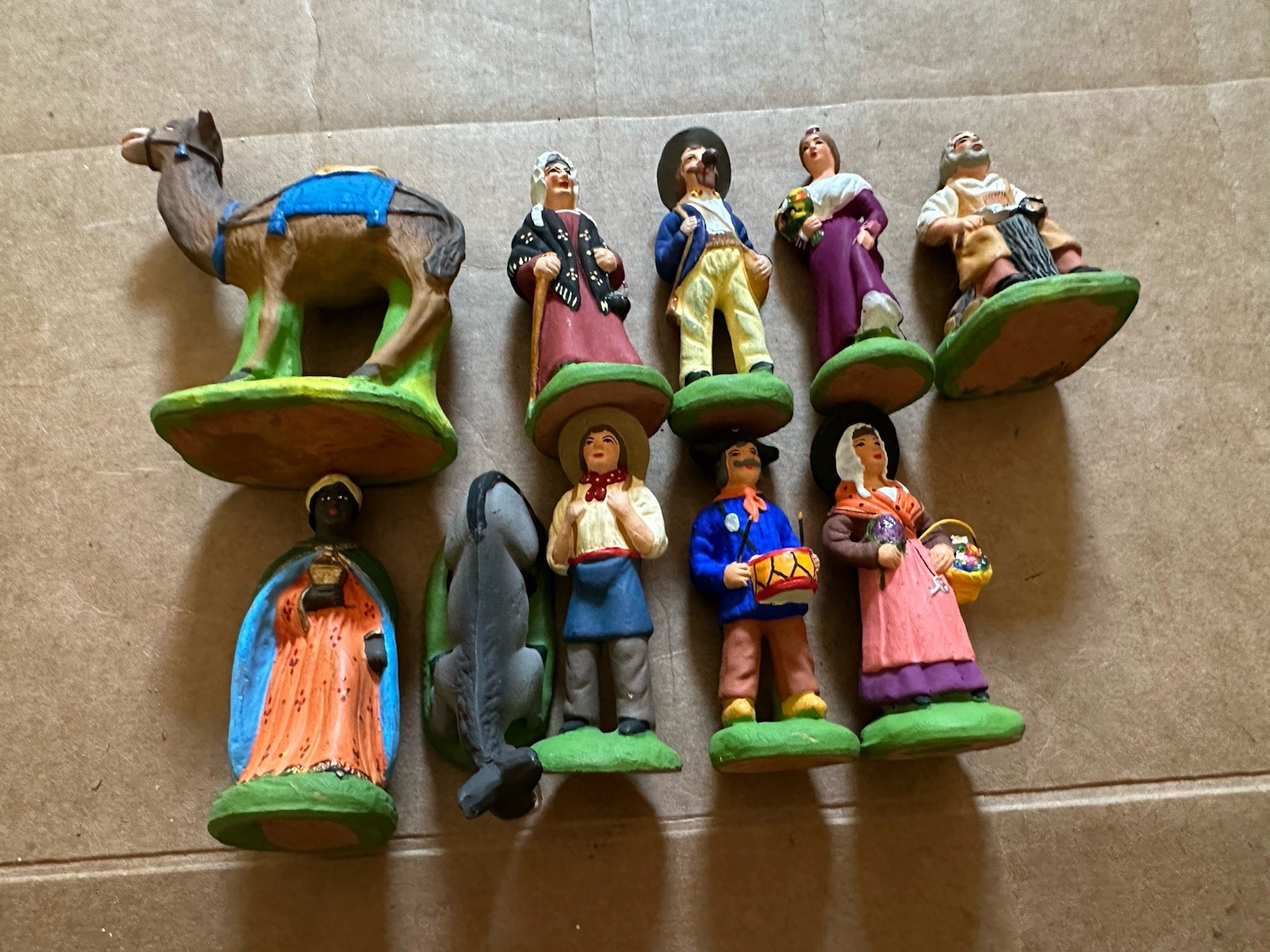 10 vintage france French  C. Carbonel small figures 2