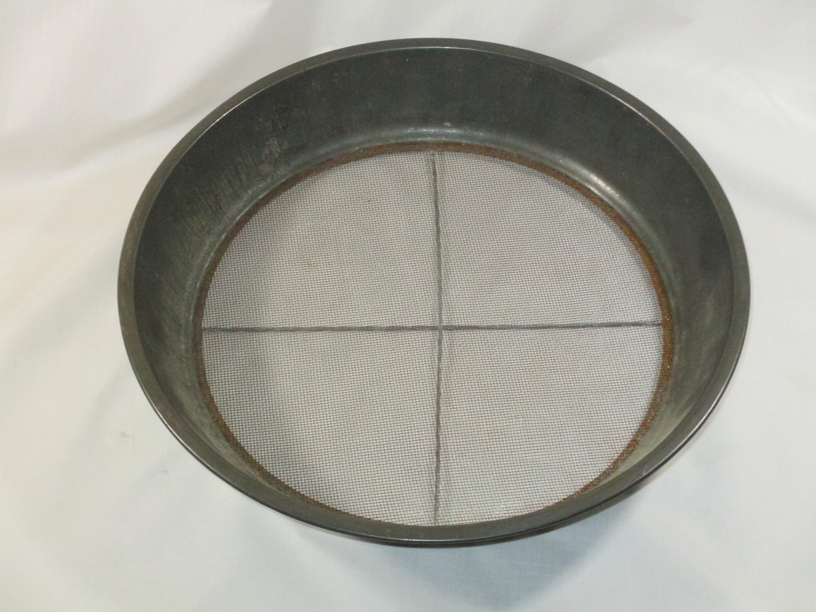 Vtg. Primitive Round Metal Mesh Sieve, Sifter, Strainer Kitchen Tool