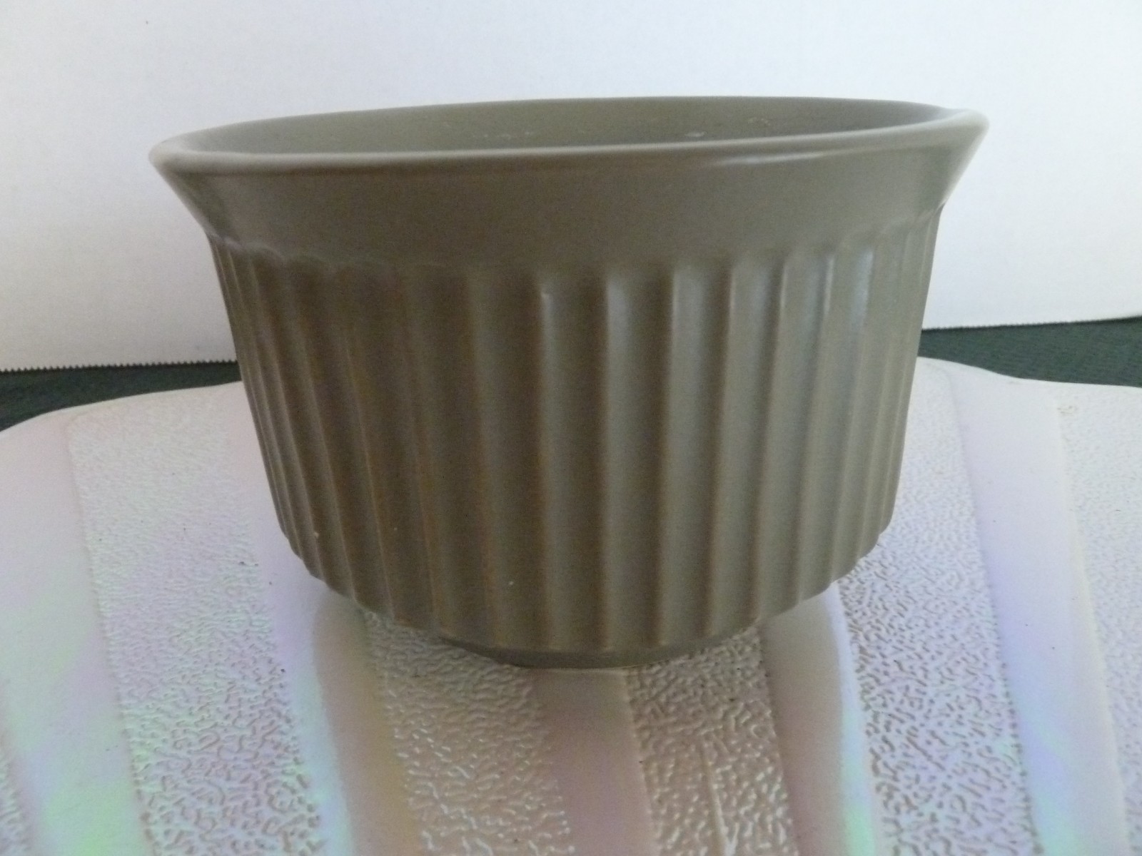 McCoy #138 Round Green Ribbed Planter Bowl