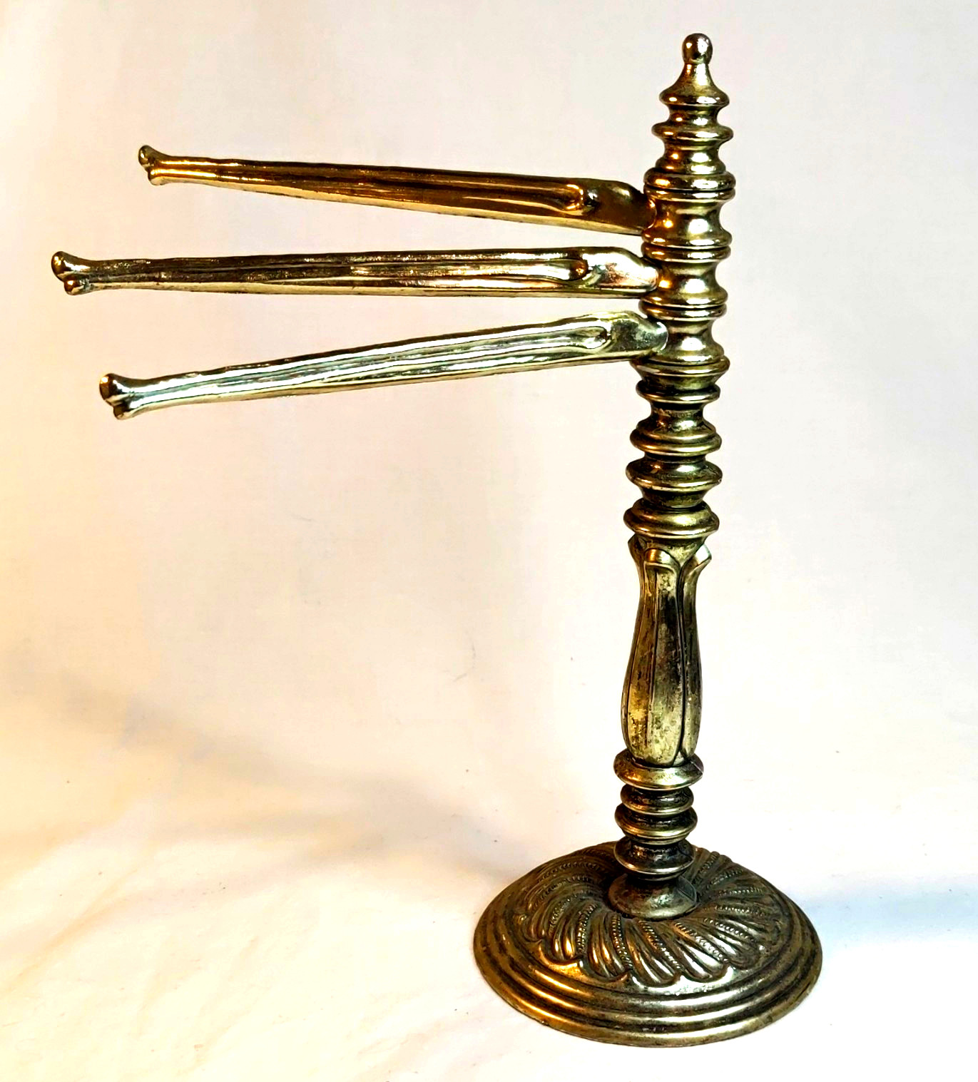 Vintage 1970s Hollywood Regency 3-Arm Swivel Countertop Towel & Jewelry Stand 