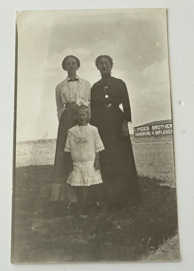 RPPC Hysham Montana Franklin-Forrest Women 3 Gen Ca 1912 Inscribed Unposted E/VF