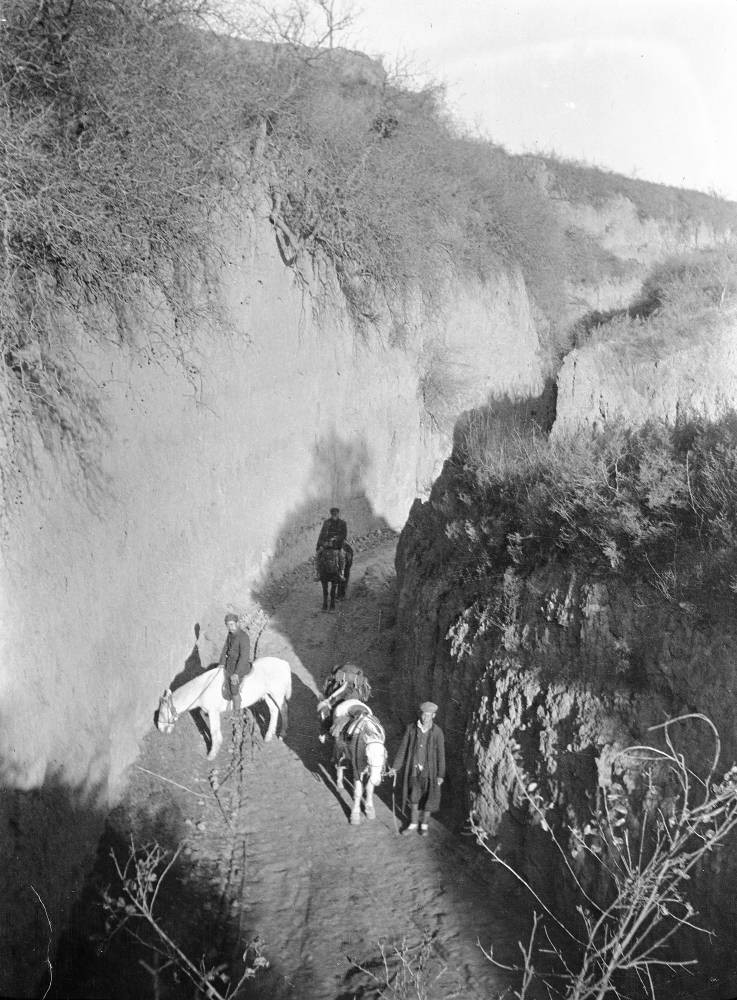 Longhua China, aerial view of people on narrow mountain pass OLD PHOTO