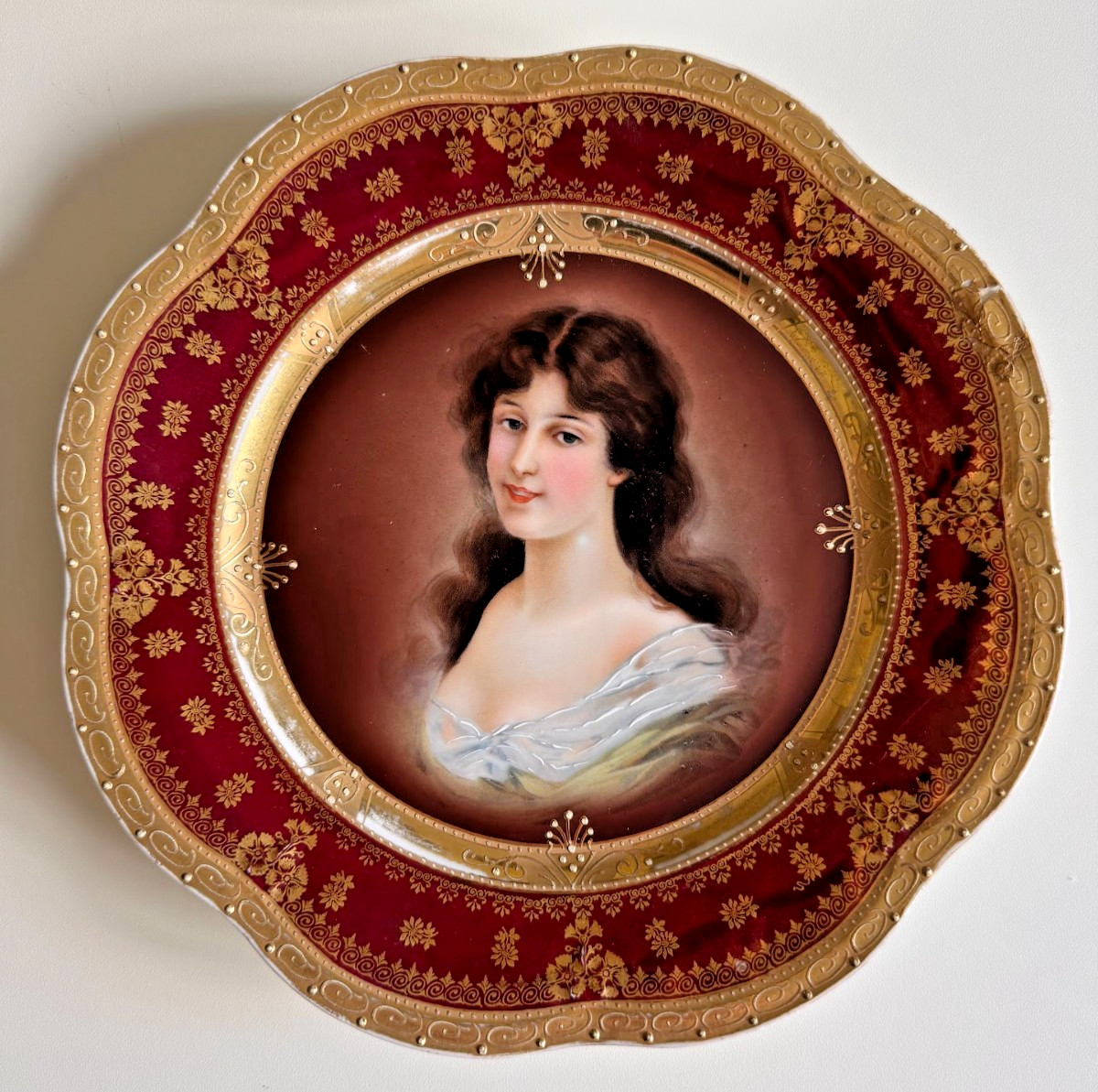 Antique Royal Vienna Style Porcelain Cabinet Red Gold Portrait Plate Amicitia