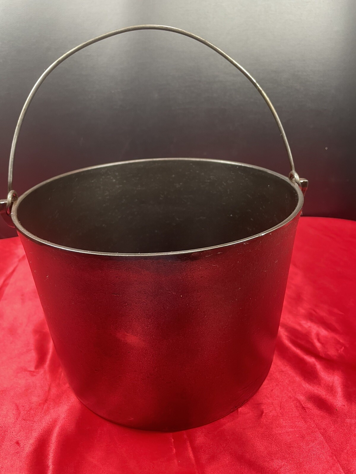 sidney hollow ware # 8 Kettle With Outside Heat Ring 
