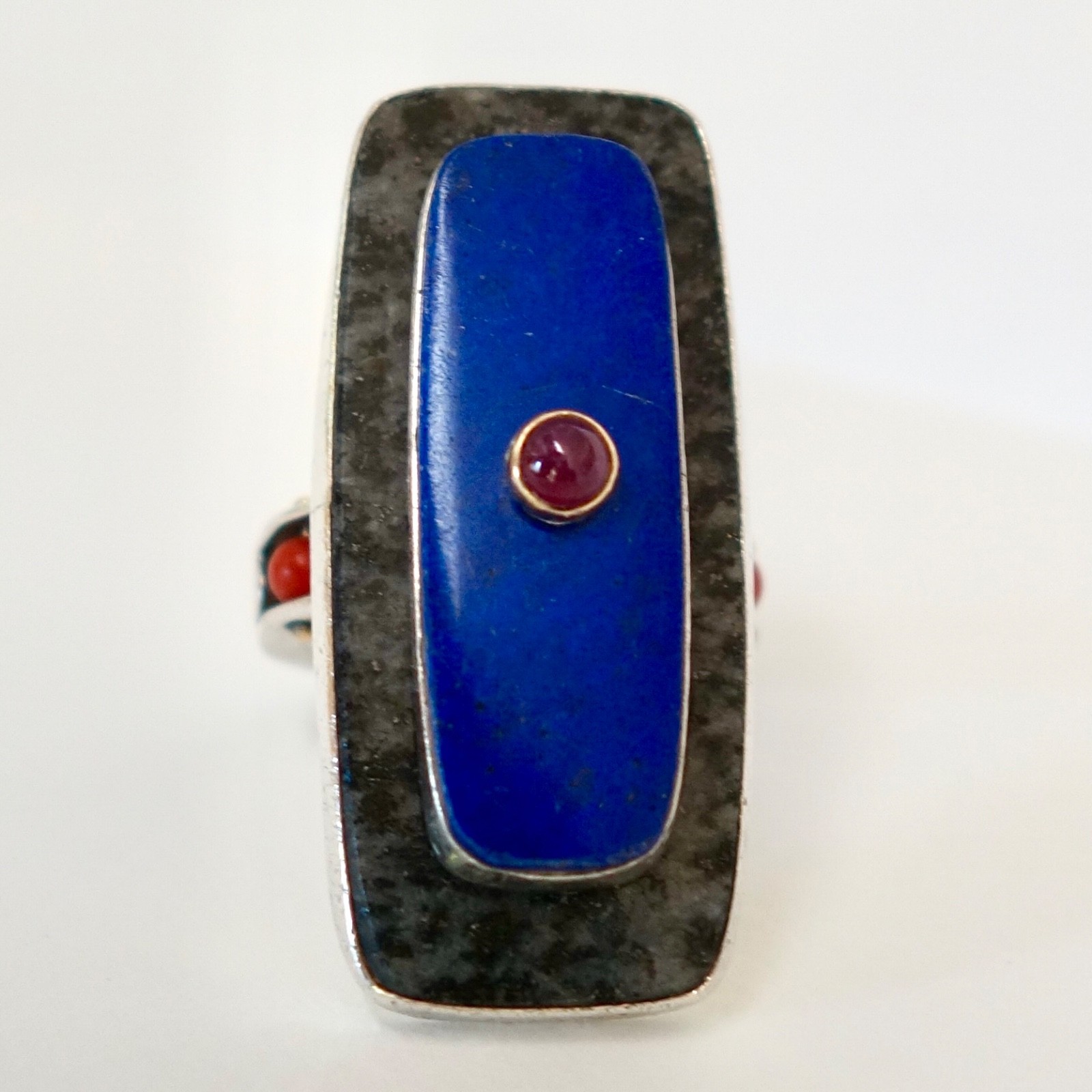 Michael Boyd Studio Art Ring – Signed “M. Boyd c. 94” – Lapis, Coral, Ruby Michael Boyd Studio Art Ring – Signed “M. Boyd c. 94” – Lapis, Coral, Ruby