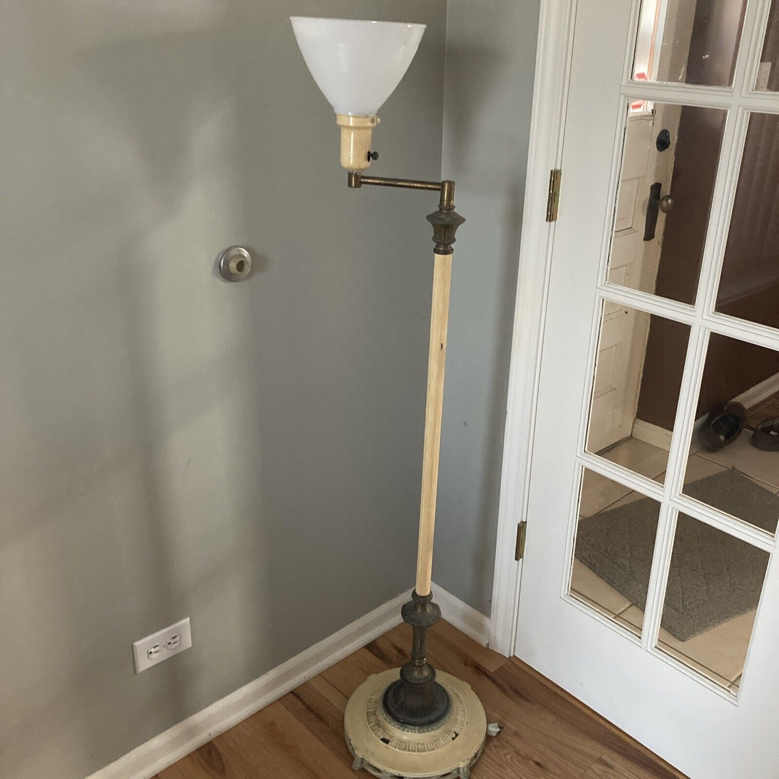Antique Benjamin Cast Iron Base Floor Lamp W/ Retractable Cord* WORKS* SEE NOTES