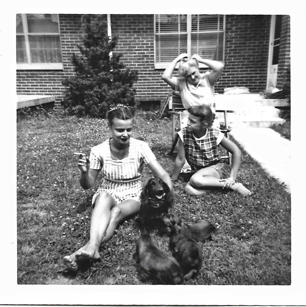 PRETTY MOTHER SMOKING Vintage Old 1950s Photo Garden Scene Girl & DOGS Snapshot PRETTY MOTHER SMOKING Vintage Old 1950s Photo Garden Scene Girl & DOGS Snapshot