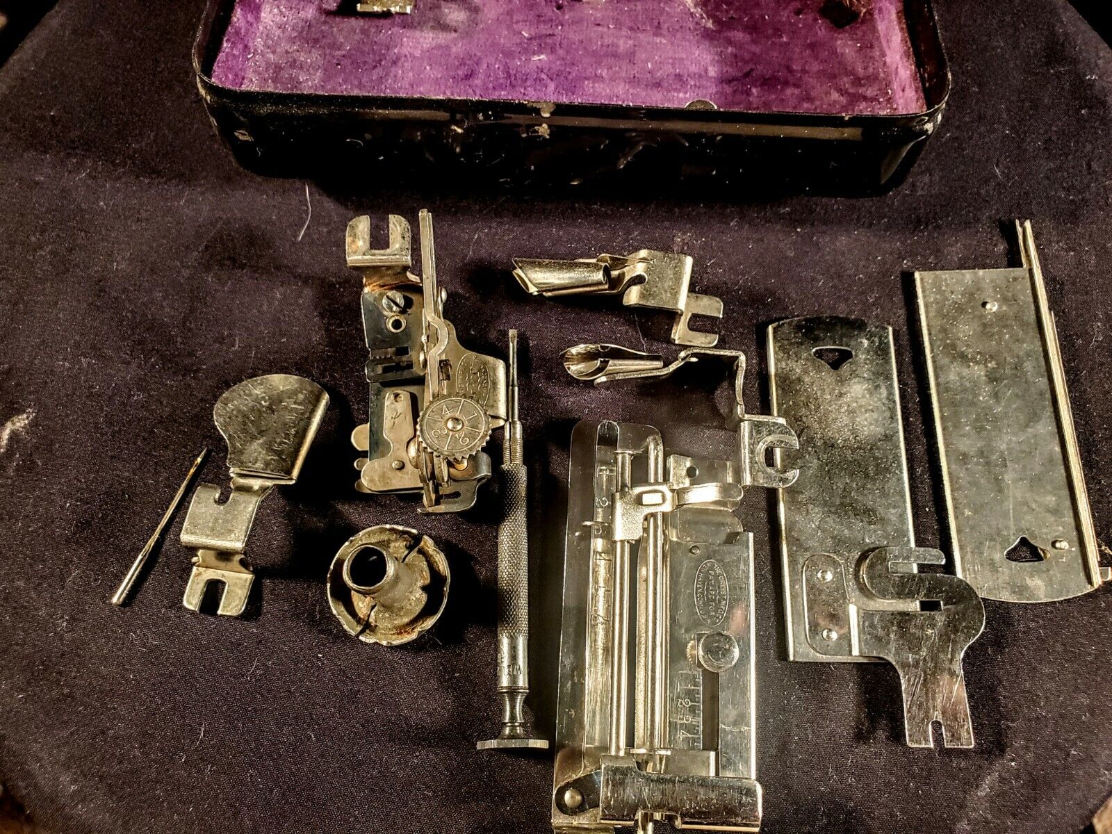 Singer Sewing Machine Complete Attachments Set In Tin Box