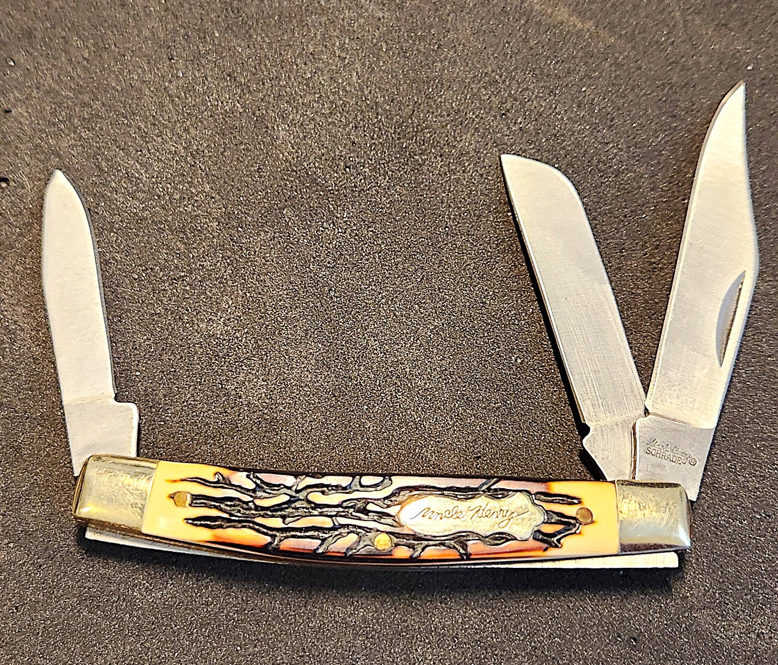 NEW SCHRADE UNCLE HENRY STOCKMAN POCKET KNIFE 834 UH BRASS BOLSTERS 3.25