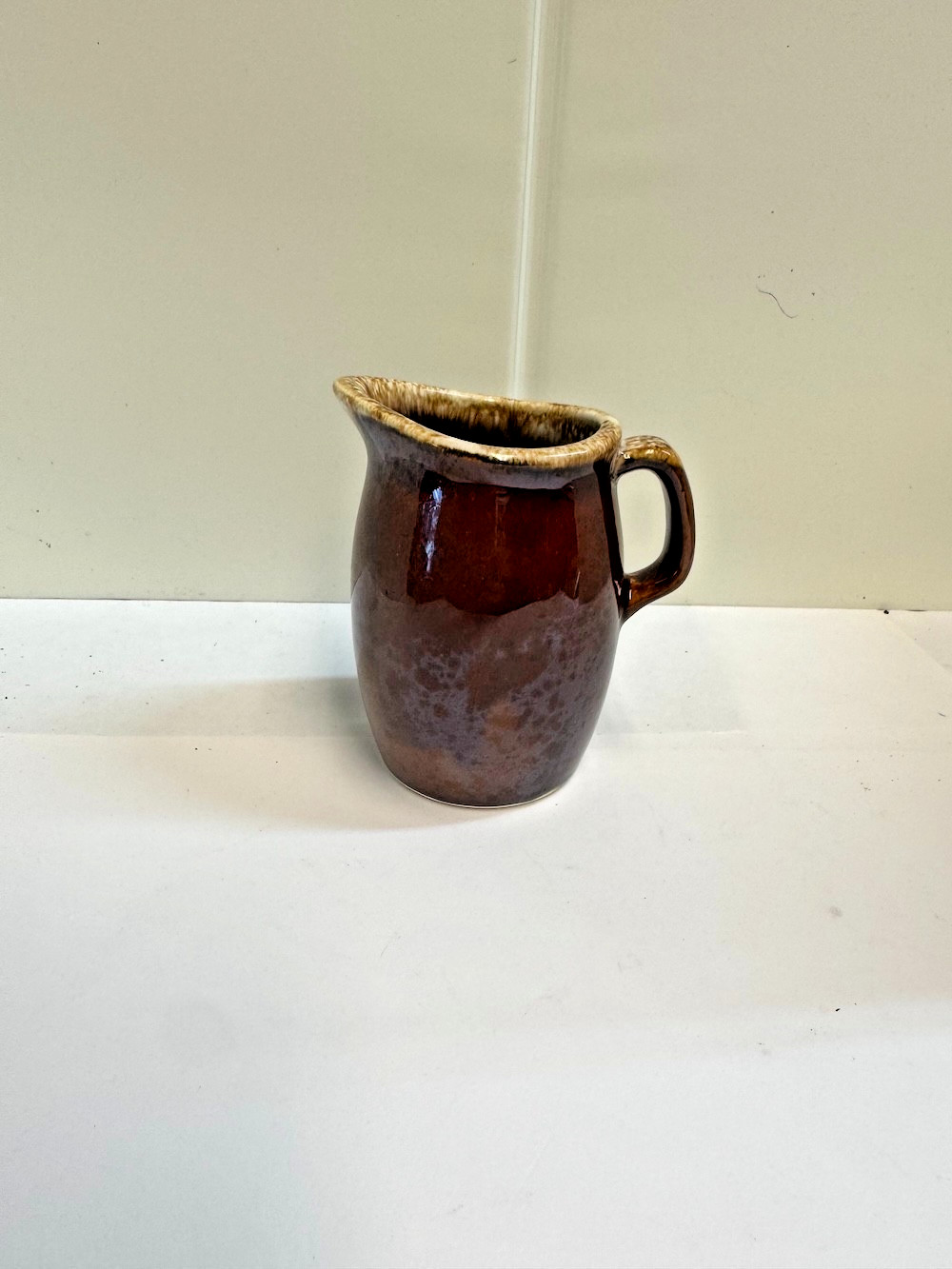 HULL BROWN DRIP SMALL PITCHER 4-3/4\