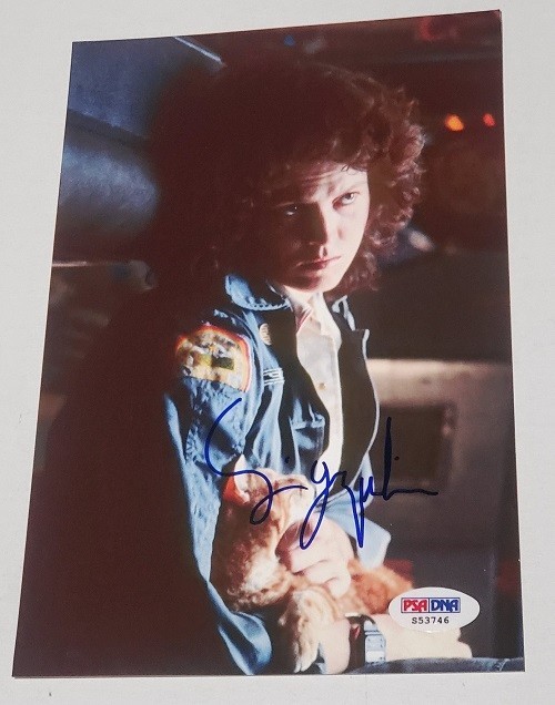 Alien Sigourney Weaver Signed Ellen Ripley /w Jonesy Photo PSA DNA