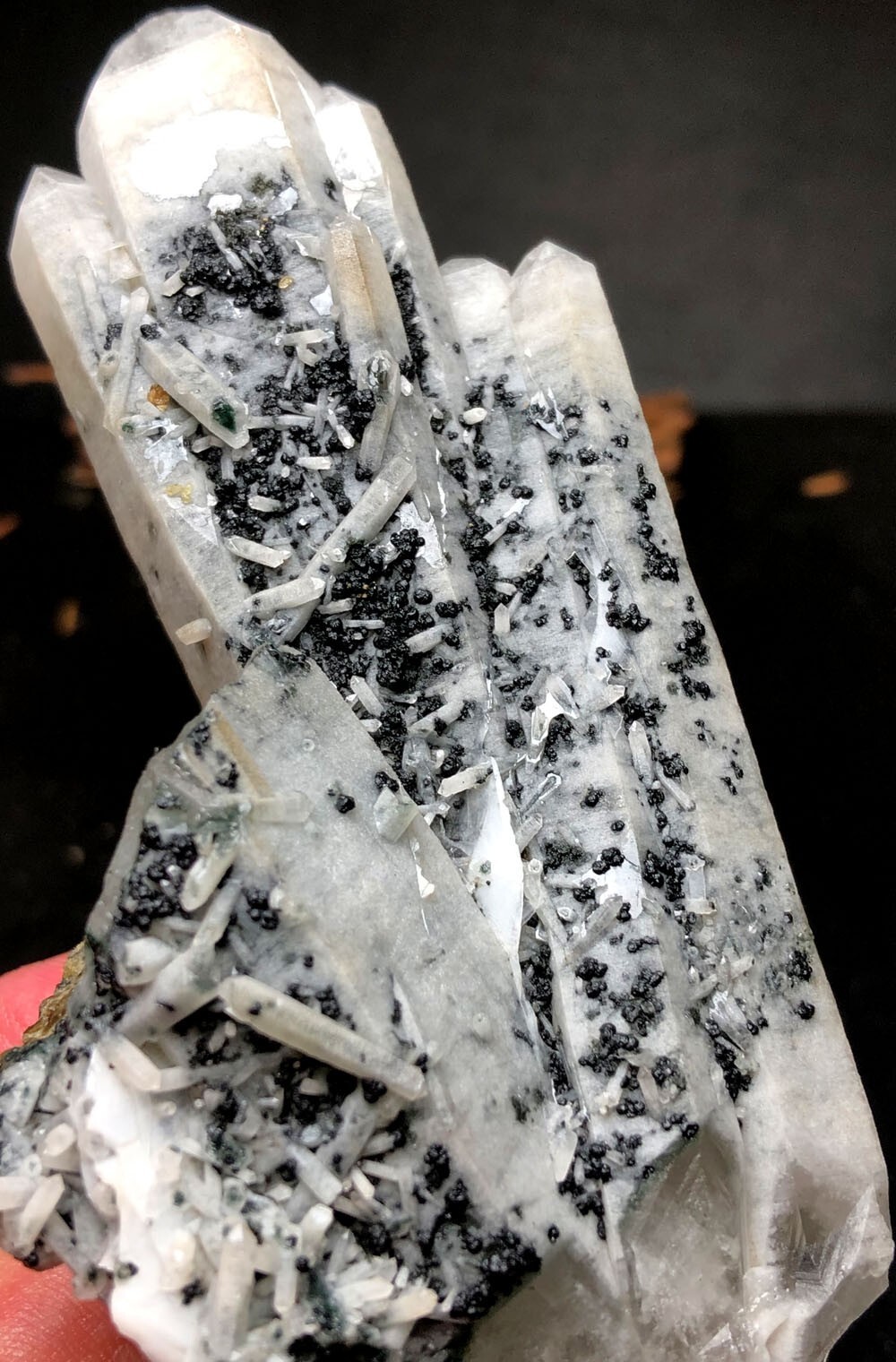 216g 1PCS Inner skeletal Elestial Candle QUARTZ Crystal &Specular Hematite r667
