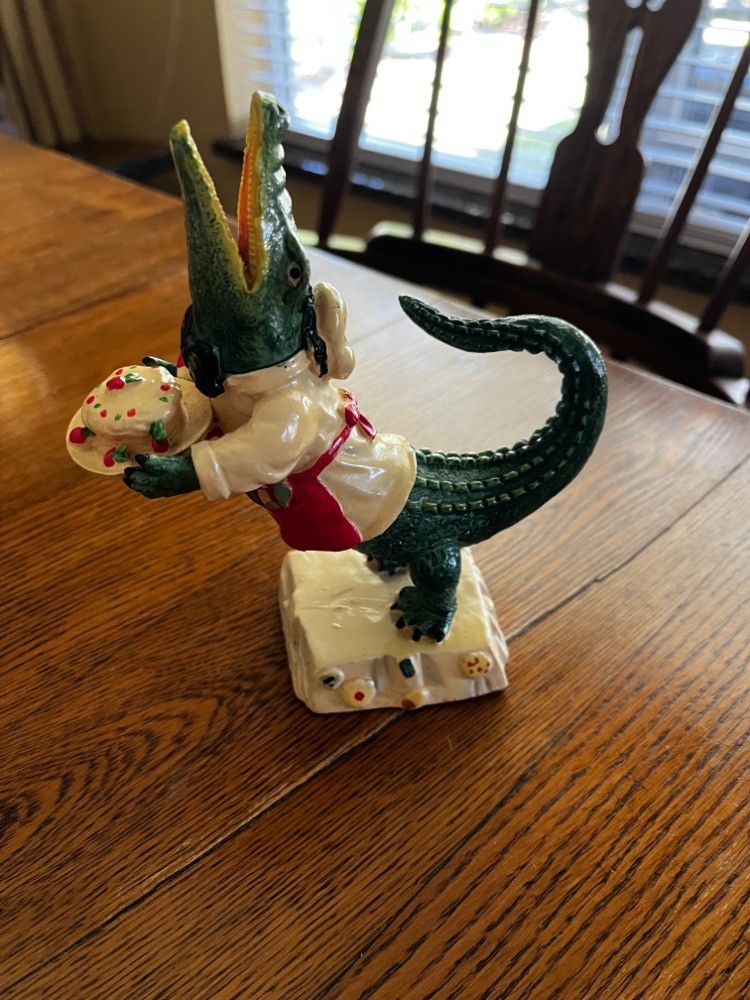 Vintage Whimsical Chef Baker Alligator Figurine 6.5\