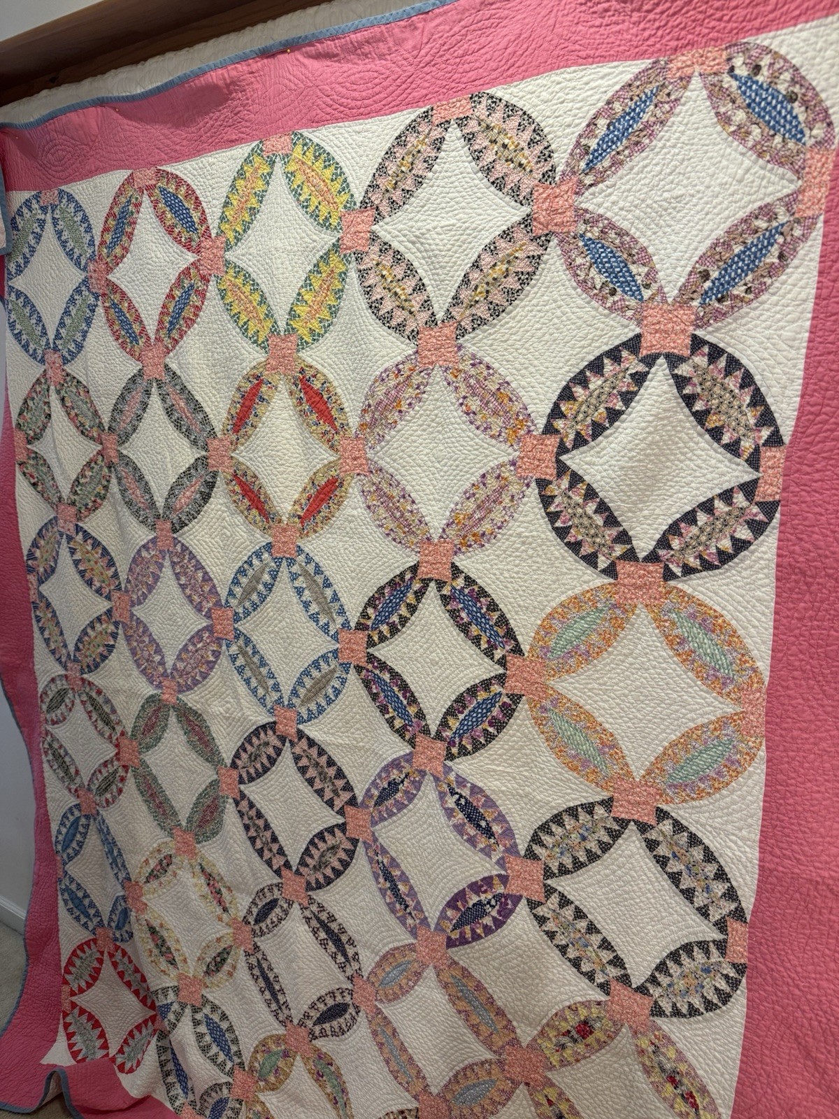 Vintage Kansas Mennonite Double Wedding Ring Quilt 68” X 79” Quilted Pickle Dish