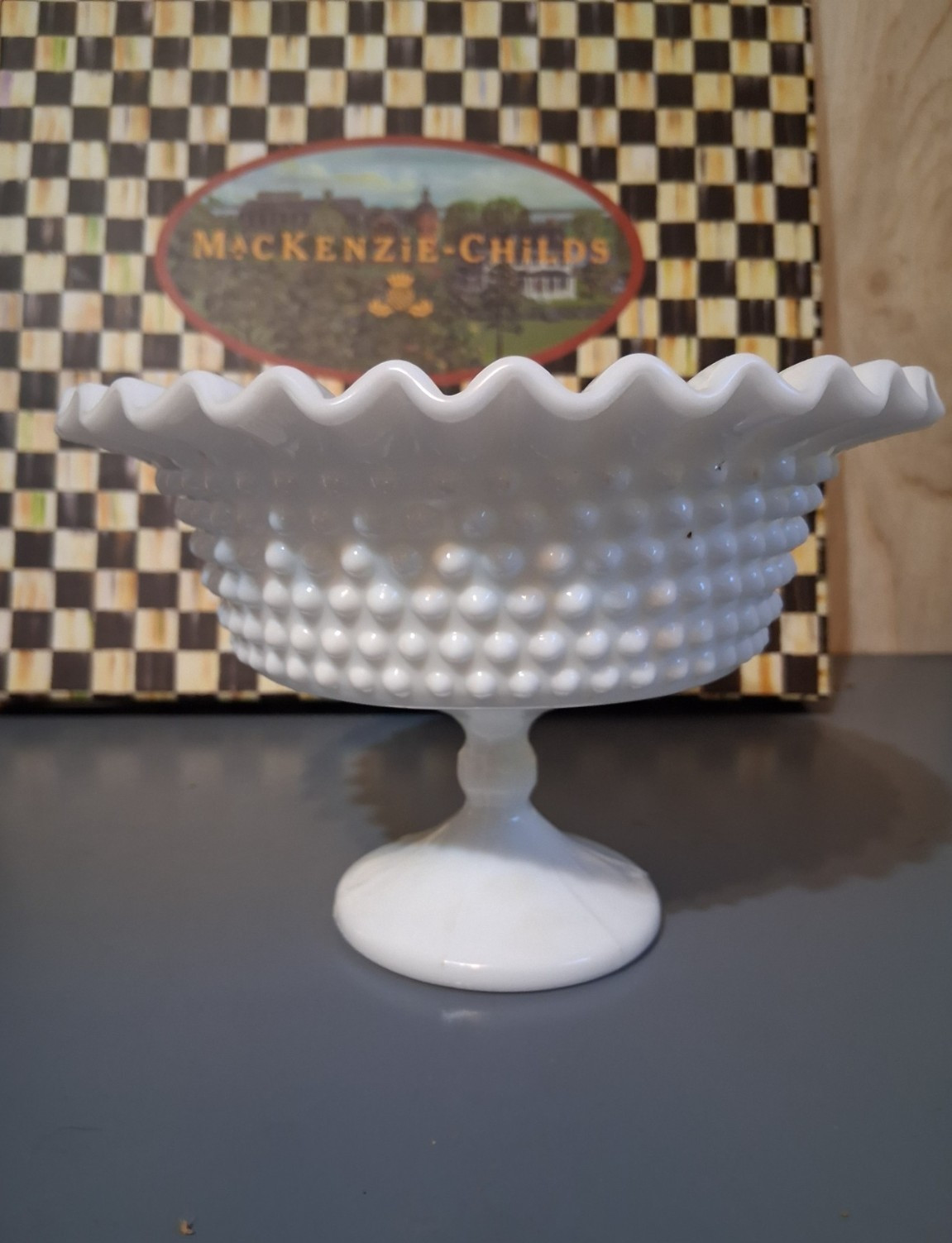 White Milk Glass Hobnail Ruffled Compote Pedestal Dish - Excellent Condition White Milk Glass Hobnail Ruffled Compote Pedestal Dish - Excellent Condition