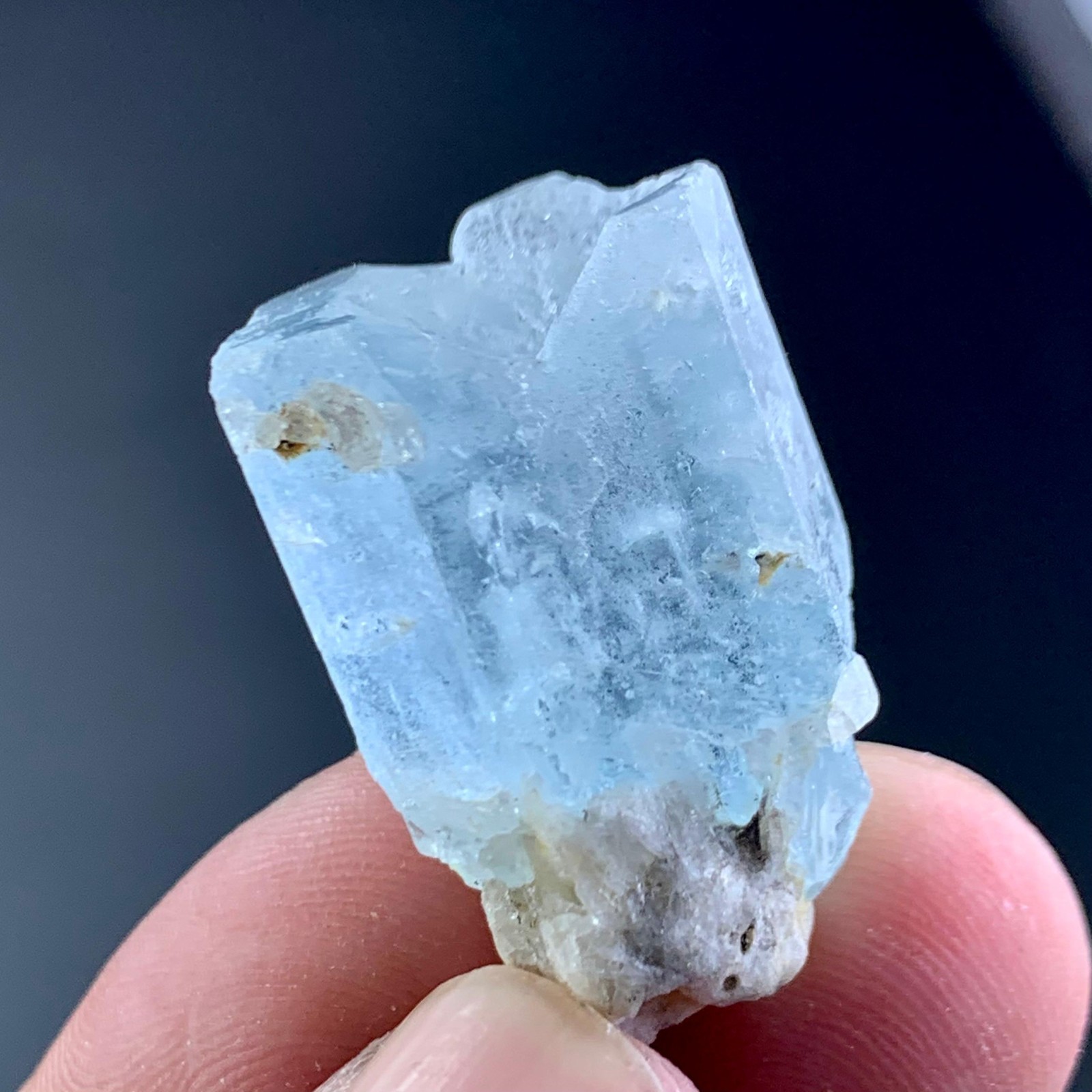 63 Carat beautiful terminated aquamarine crystal specimen from Pakistan