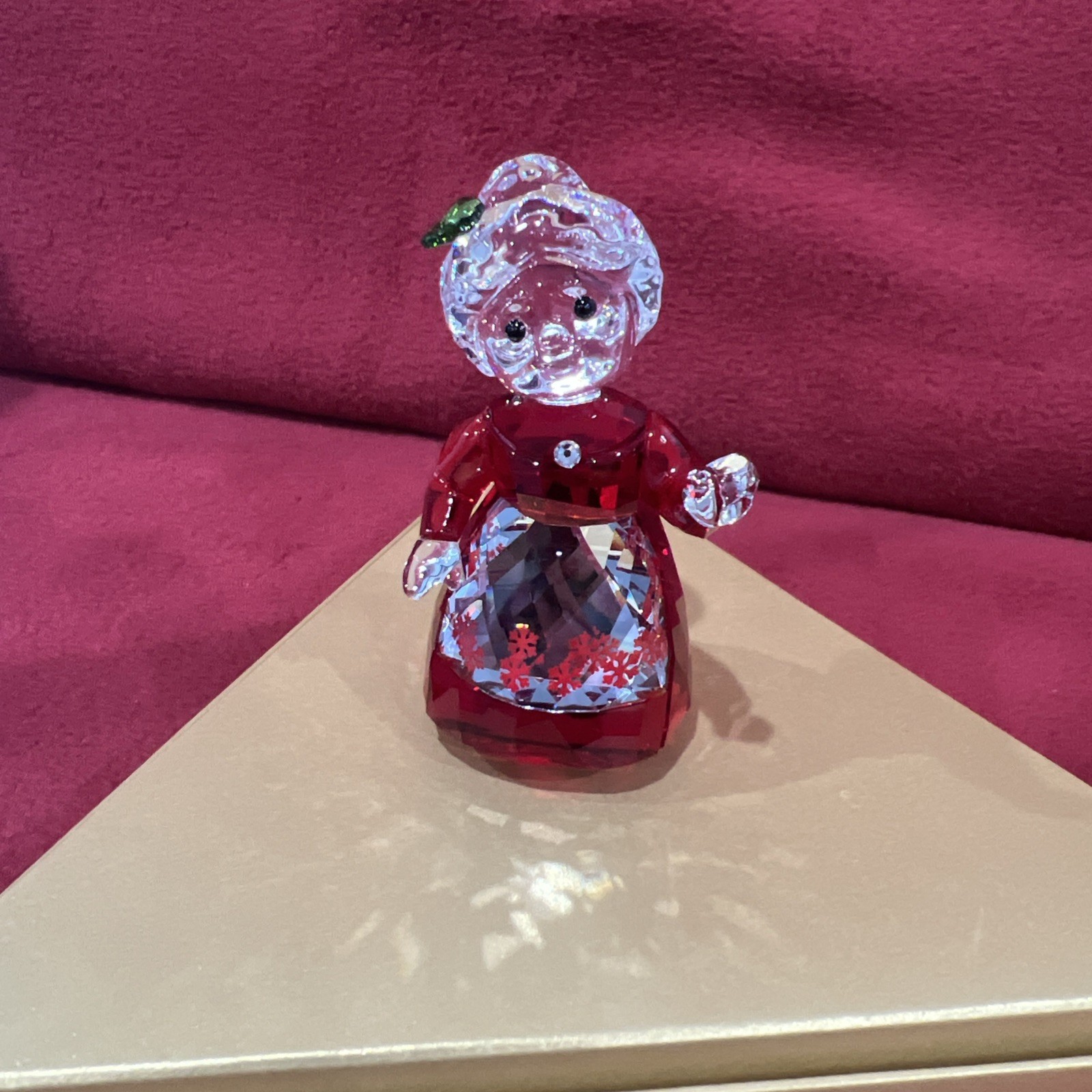 Swarovski Crystal Figurine Mrs Claus 5464887 MIB Retired RARE