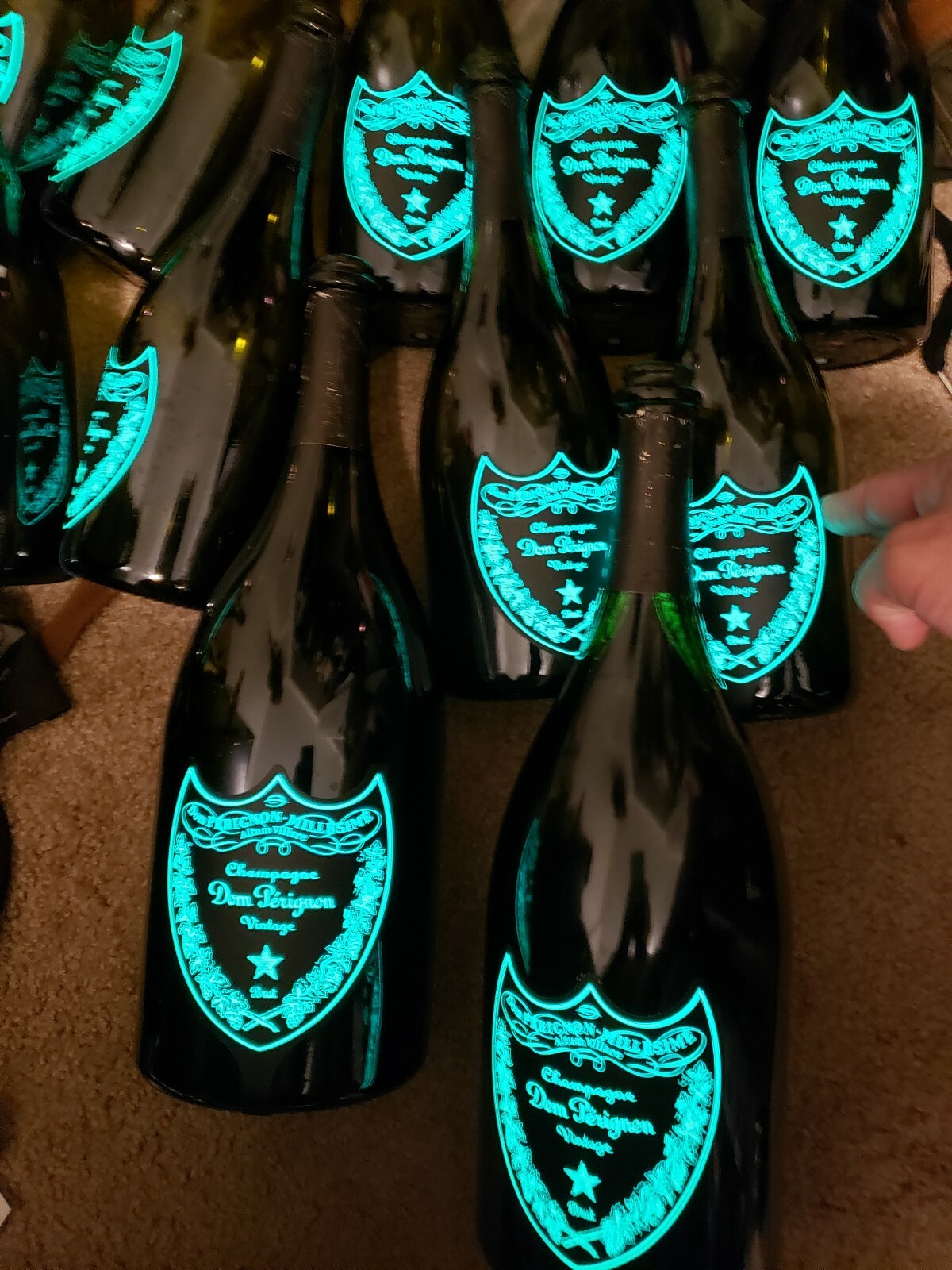 8EMPTY Dom Perignon Luminous Light-up 8EMPTY Dom Perignon Luminous Light-up