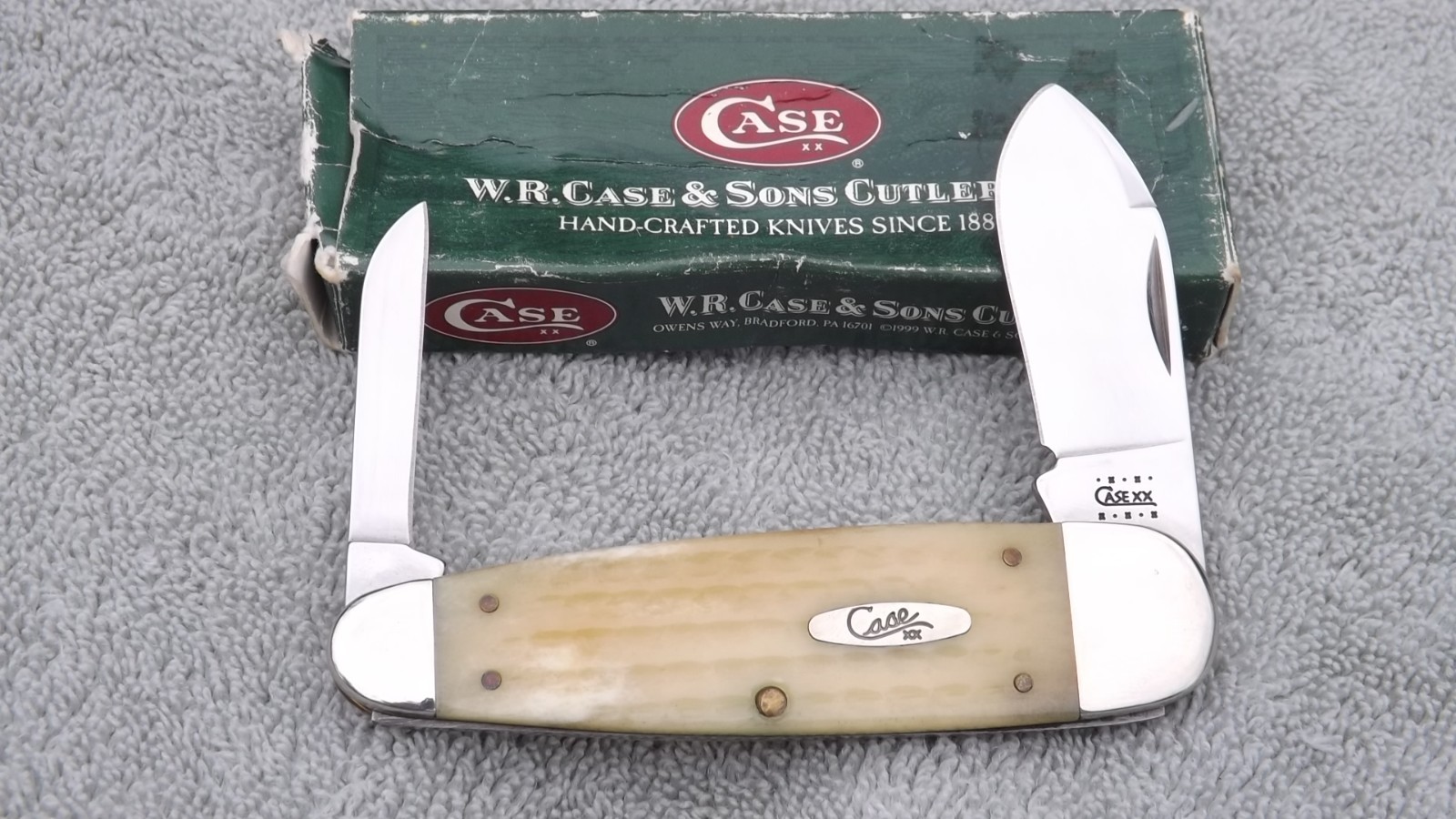 2000 Case XX USA 10 Dot Jigged NATURAL Bone 2 Blade Sleeve Board Knife 6270 BOX 2000 Case XX USA 10 Dot Jigged NATURAL Bone 2 Blade Sleeve Board Knife 6270 BOX