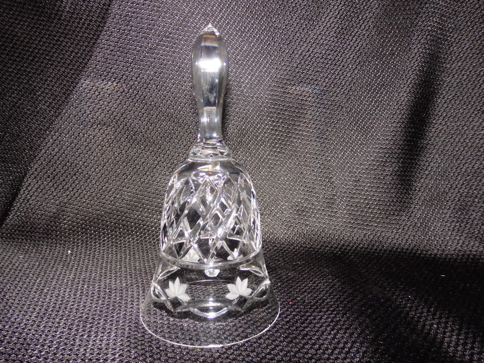 intage Cut Lead Crystal Glass Dinner Bell Etched Floral Leaf Pattern 7