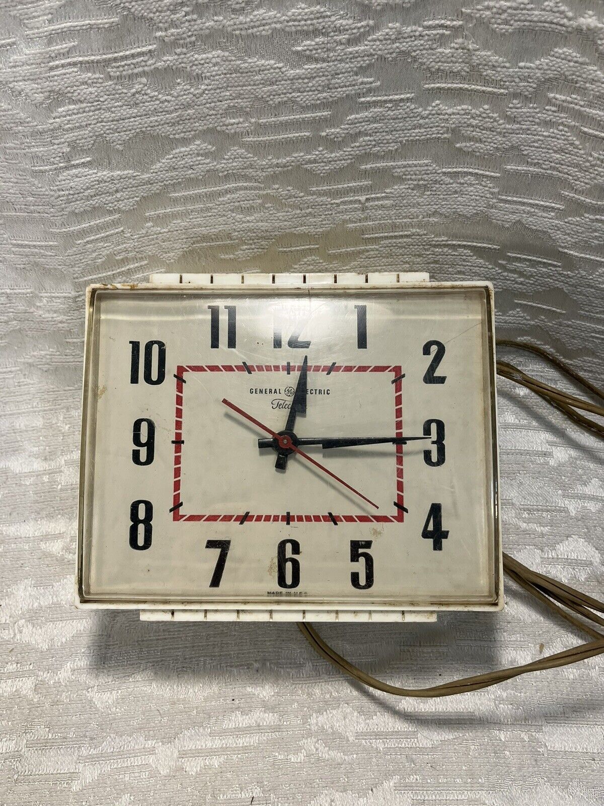 Vintage General Electric Kitchen Wall Clock Telechron MCM 2H103 White Works-5247