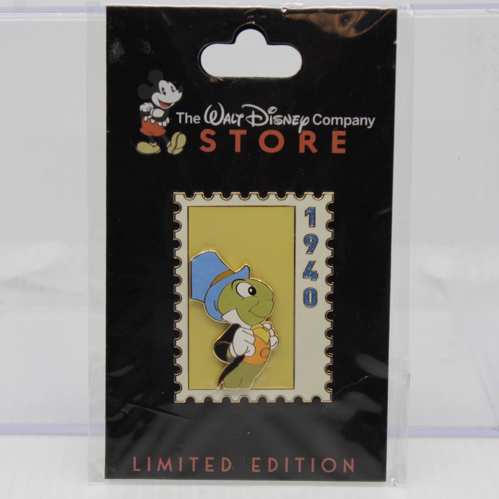 B4 Disney DEC LE Pin Company Store WDCS Stamps Pinocchio Jiminy Cricket