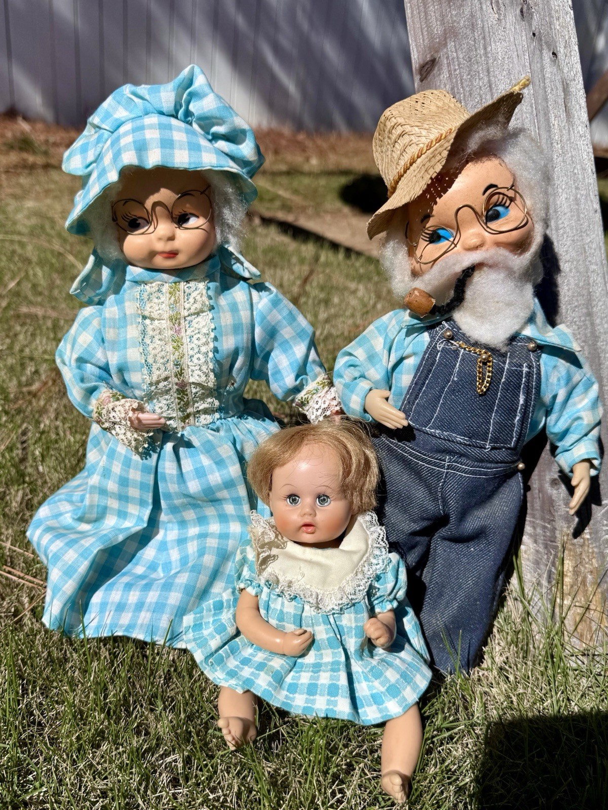 Vintage Hand Made Folk Art Grandma And Grandpa With Baby Doll Set Vintage Hand Made Folk Art Grandma And Grandpa With Baby Doll Set
