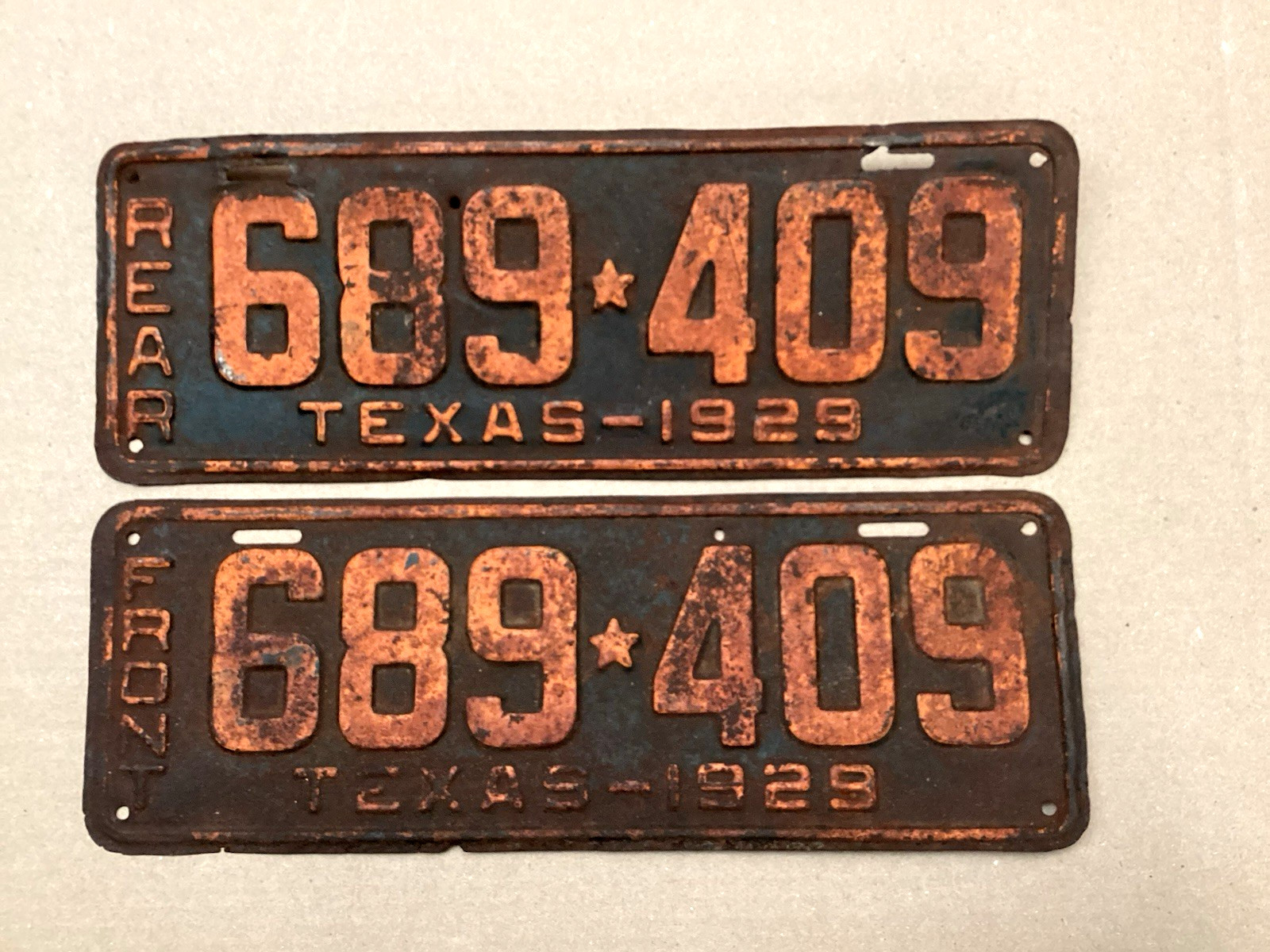 VINTAGE ORIGINAL  1929 TEXAS LICENSE PLATE SET 689 409