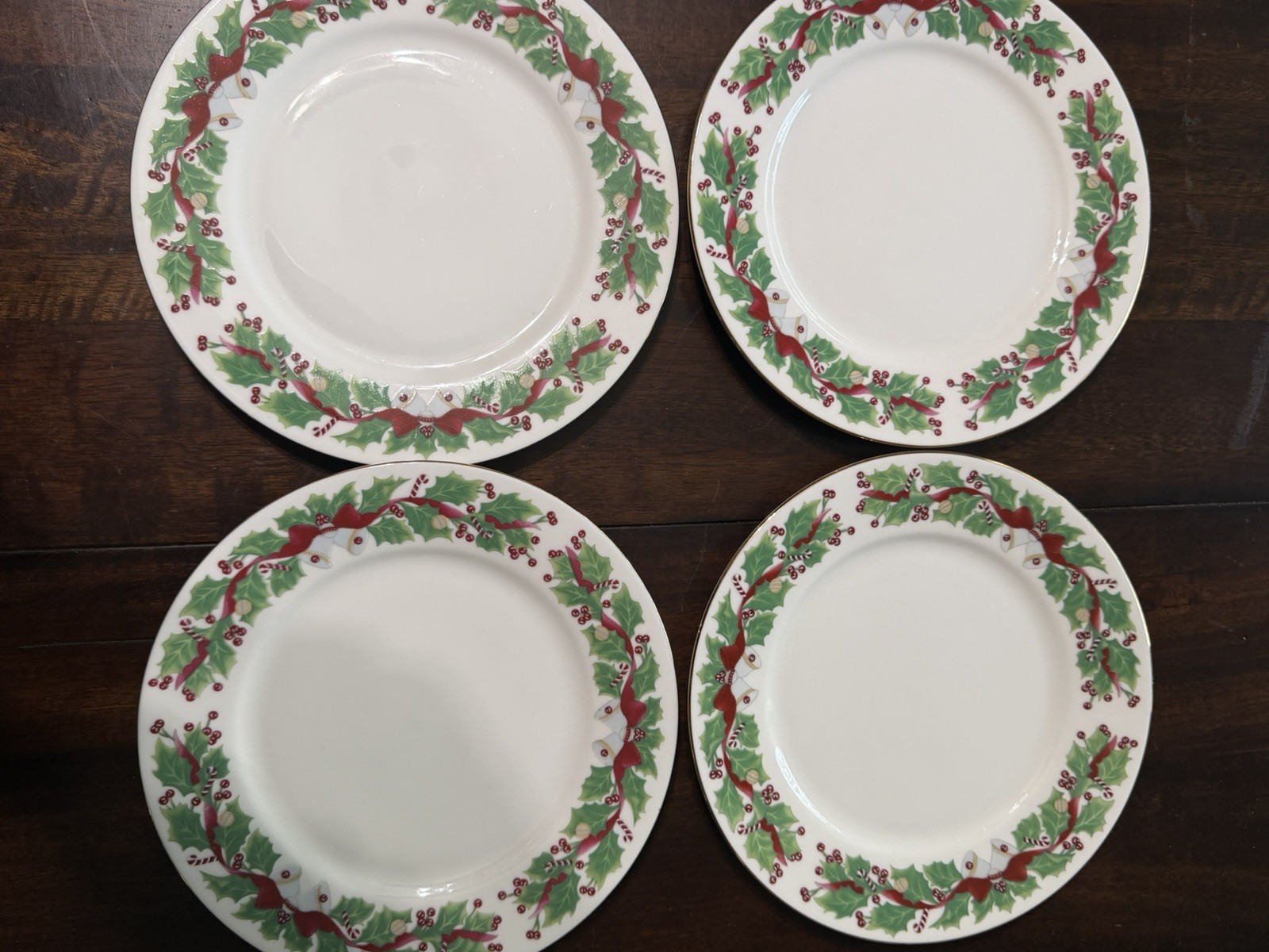 Set of 4 Sango Christmas Holly dinner plates mint condition ~ Vintage