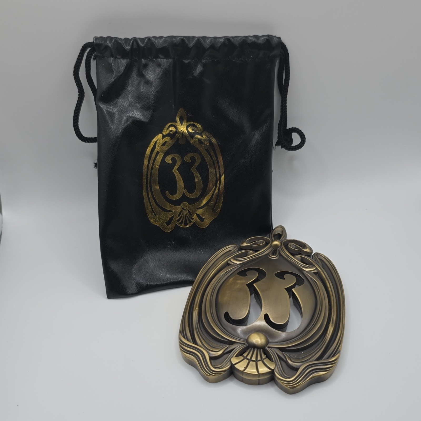 Disney Club 33 Ornament Plaque Souvenir w/ Drawstring Branded Pouch Disney Club 33 Ornament Plaque Souvenir w/ Drawstring Branded Pouch