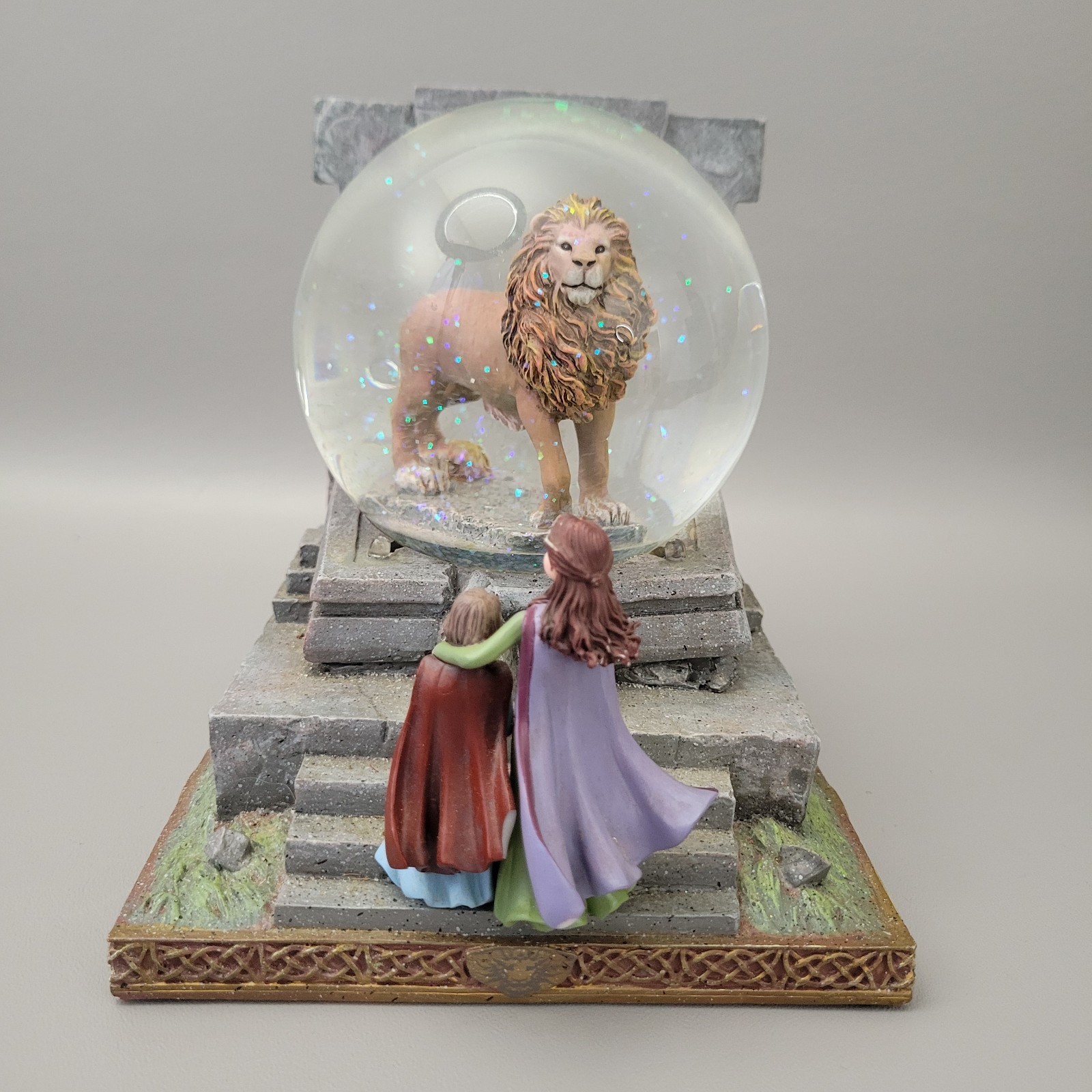 RARE DISNEY NARNIA SNOWGLOBE BOOKEND