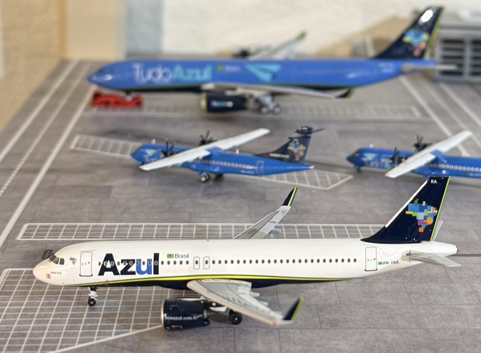 Azul A320NEO PR-YRA  Aeroclassics 1/400 scale