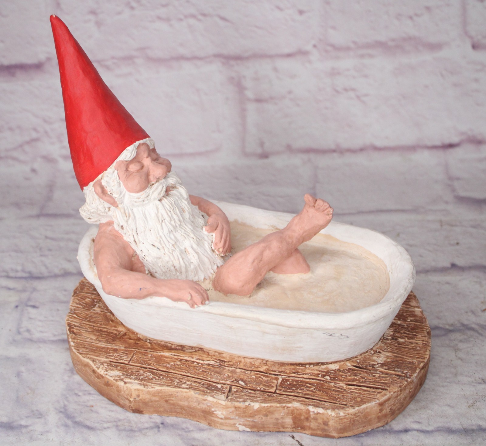 Vintage 1979 Unieboek B.V. Gnome Taking Bath Bathtub Figurine Rare
