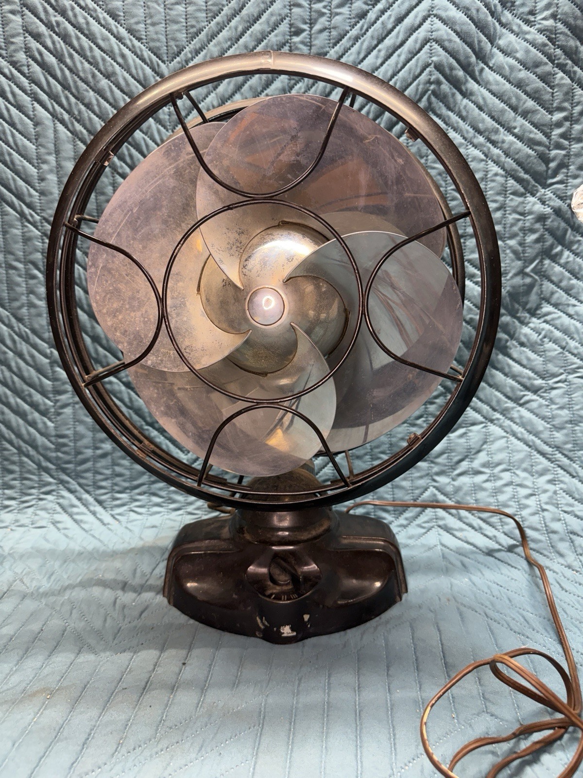 Vintage Emerson Silver Swan 10” Art Deco Oscillating Desk Fan Tested Working